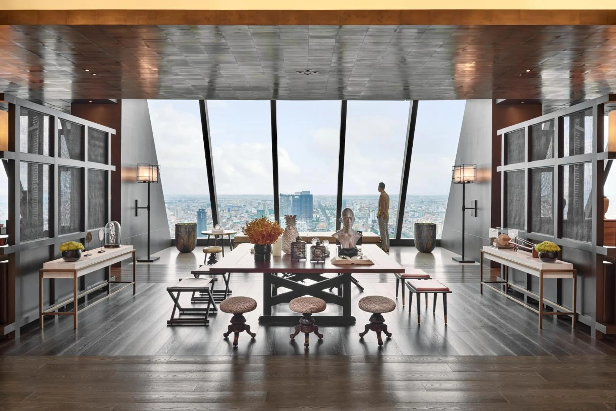 Lobby or reception in Rosewood Phnom Penh