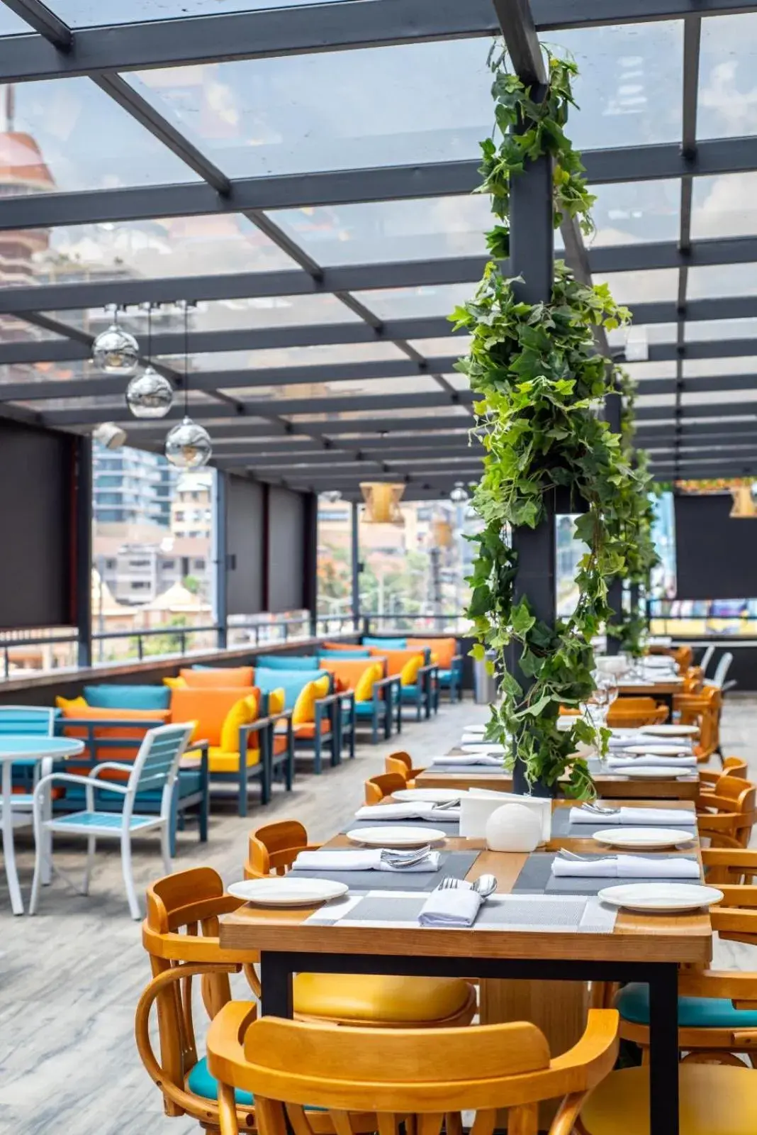 Restaurant/places to eat in Kingfisher Nest Hotel Suites- Westlands, Near Sarit Center Restaurant/places to eat in Kingfisher Nest Hotel Suites- Westlands, Near Sarit Center