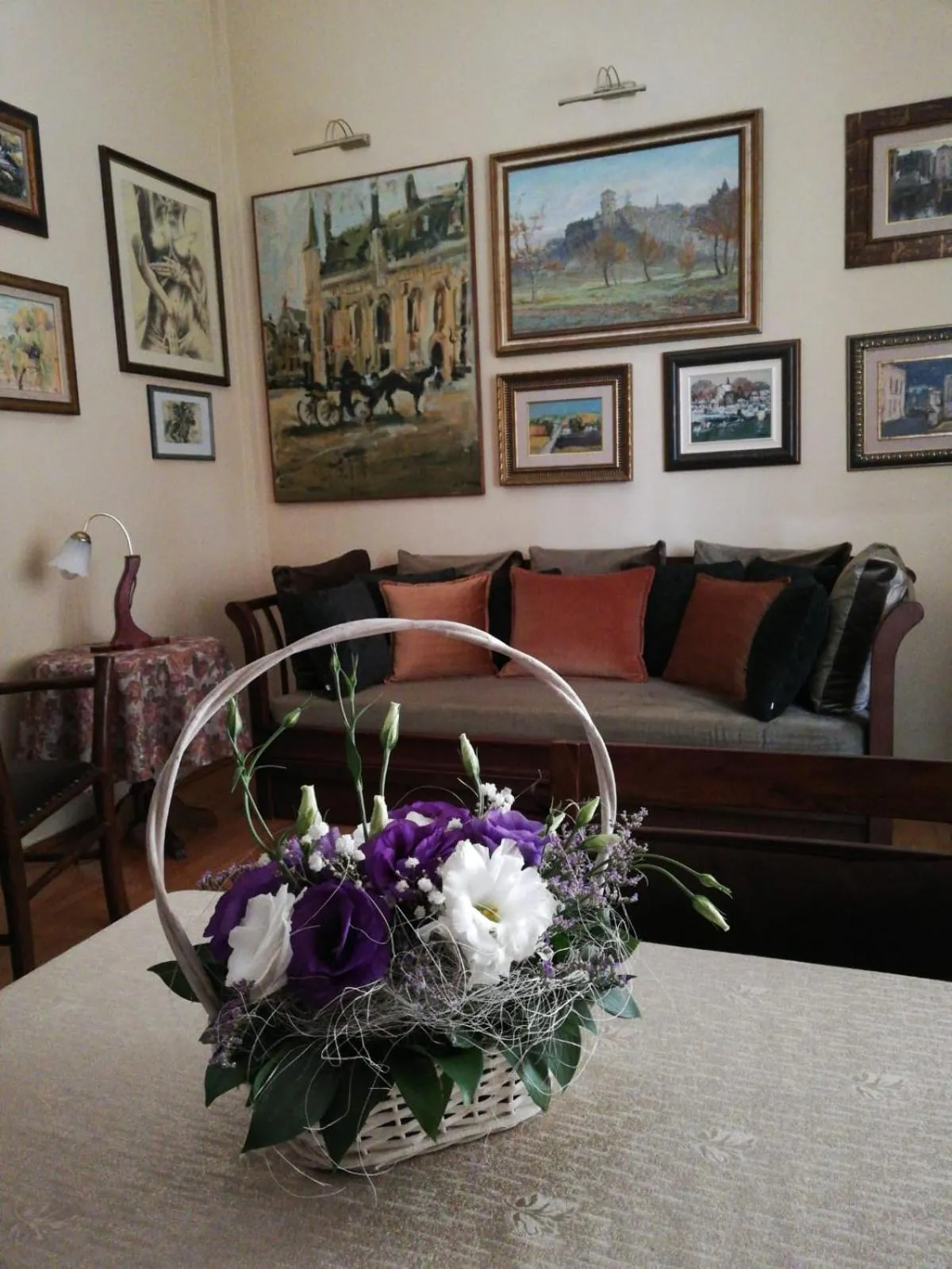Classic Style Apartment