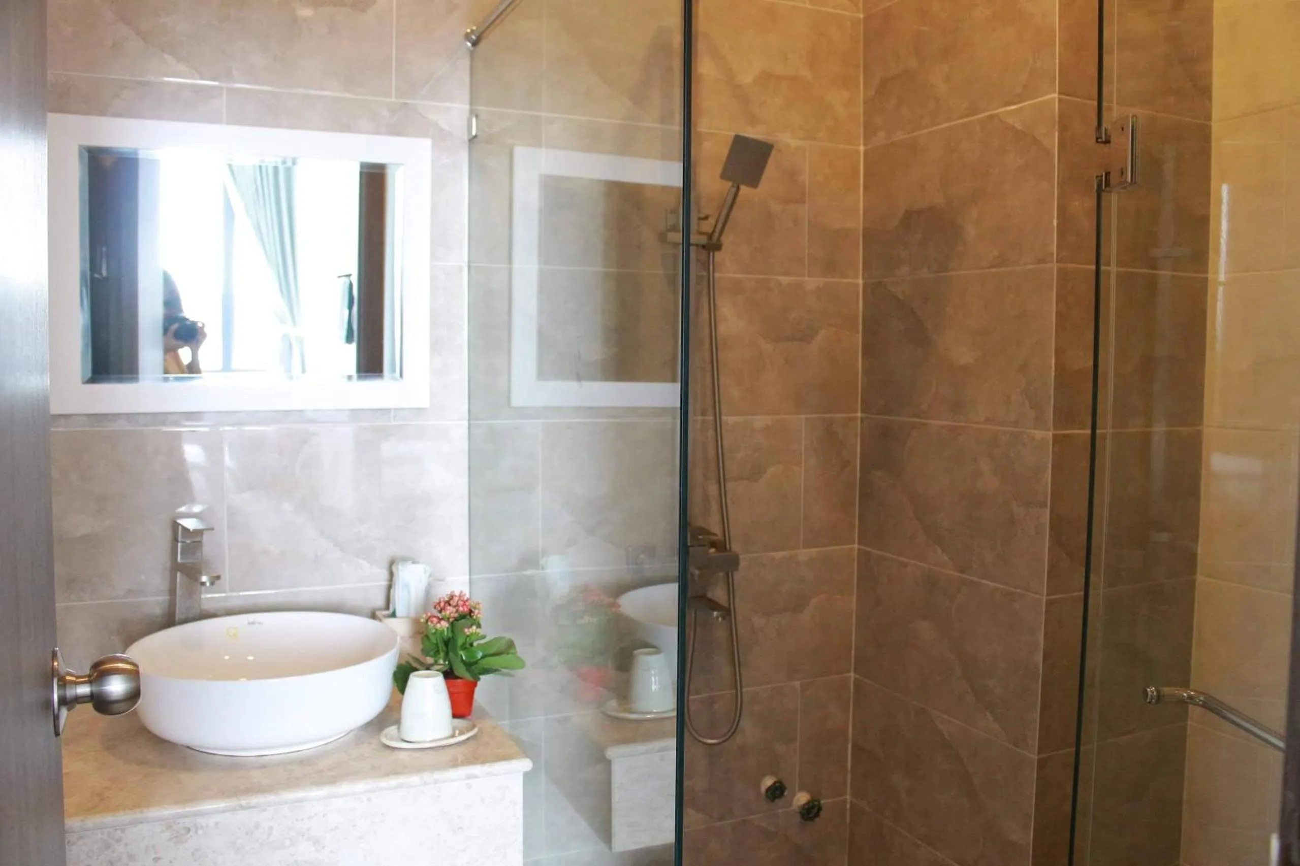 Shower in Dalat Memory Inn