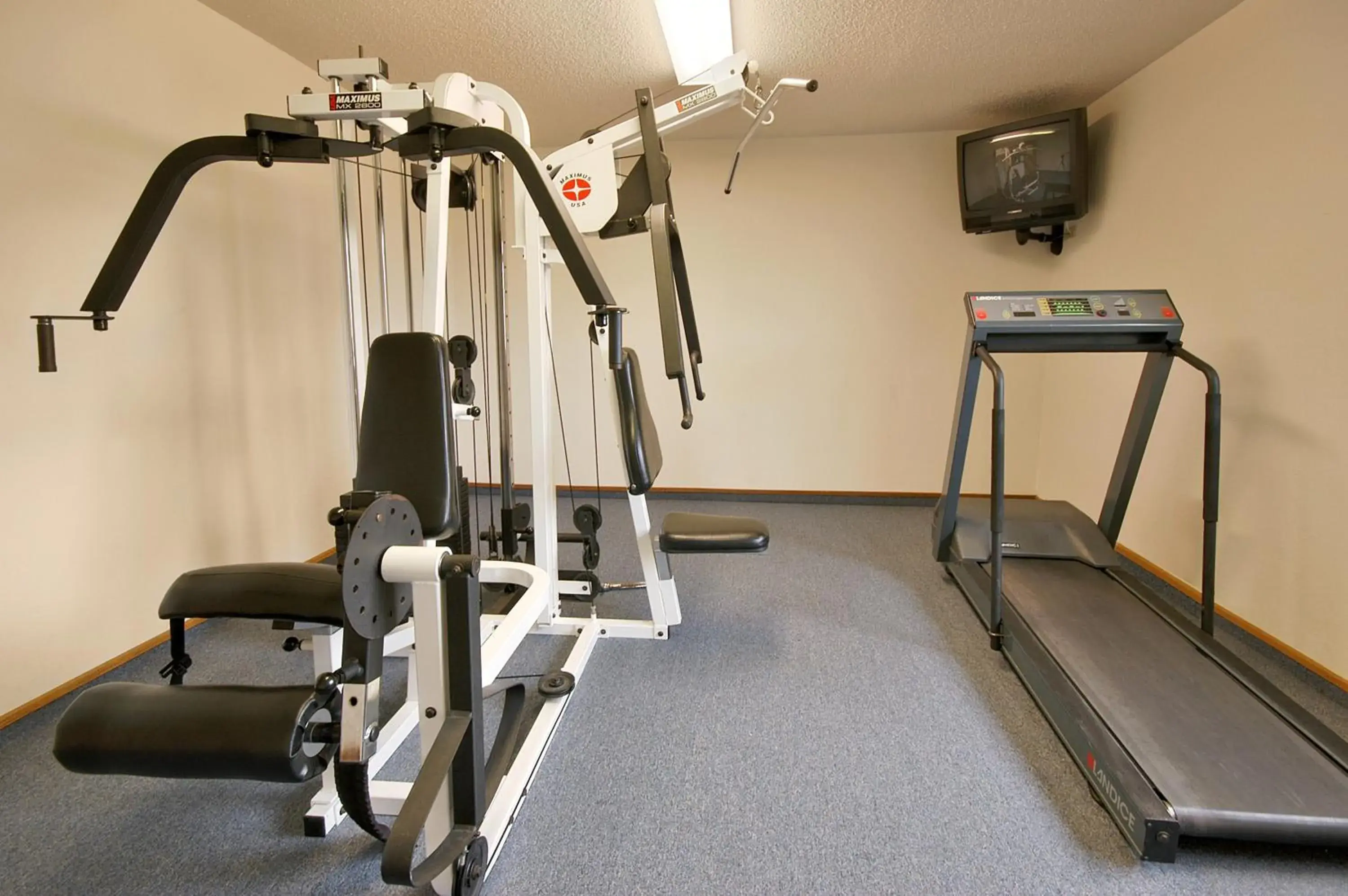 Fitness centre/facilities in Super 8 by Wyndham Keokuk Fitness centre/facilities in Super 8 by Wyndham Keokuk