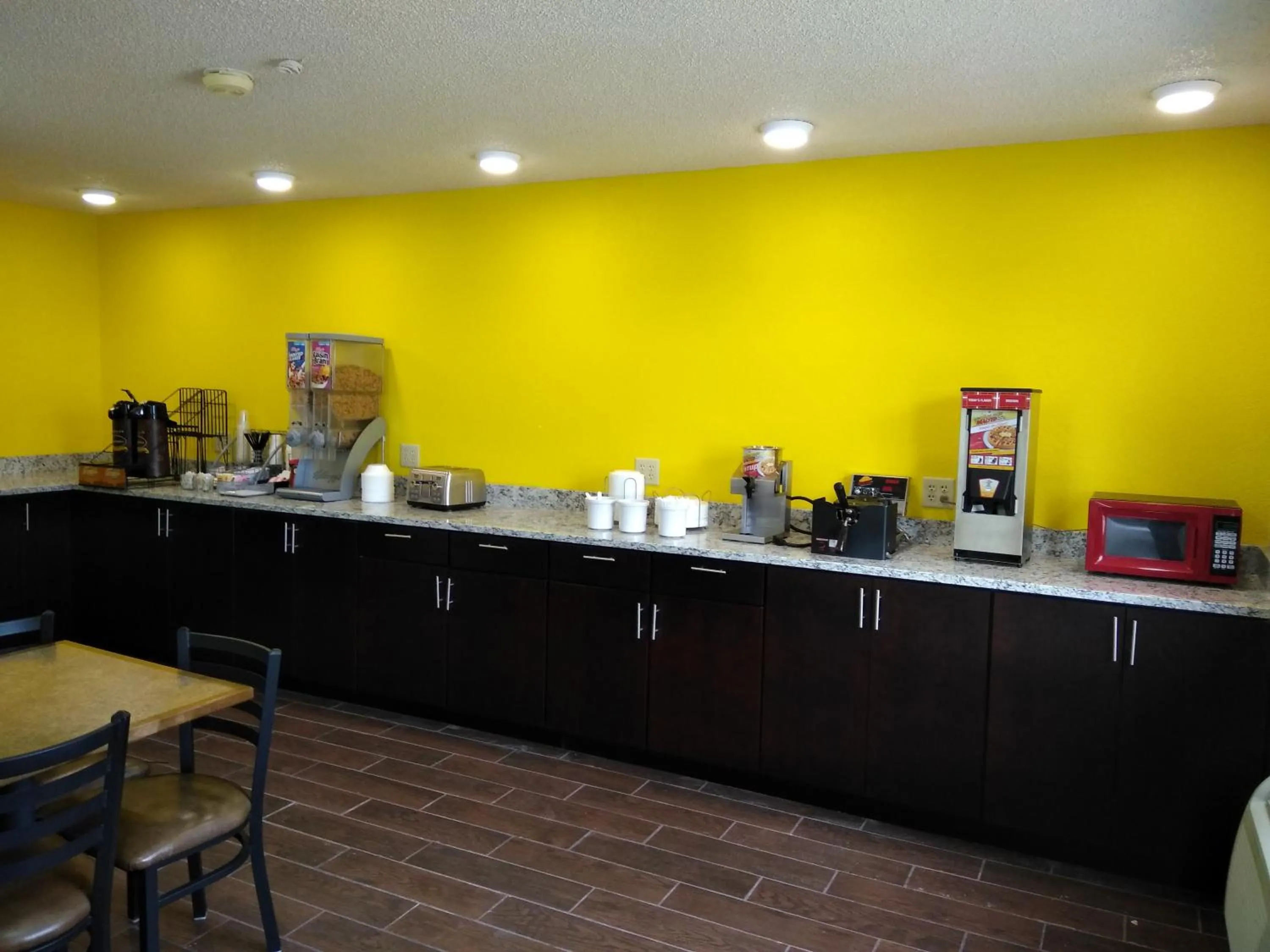 Continental breakfast in Super 8 by Wyndham Keokuk