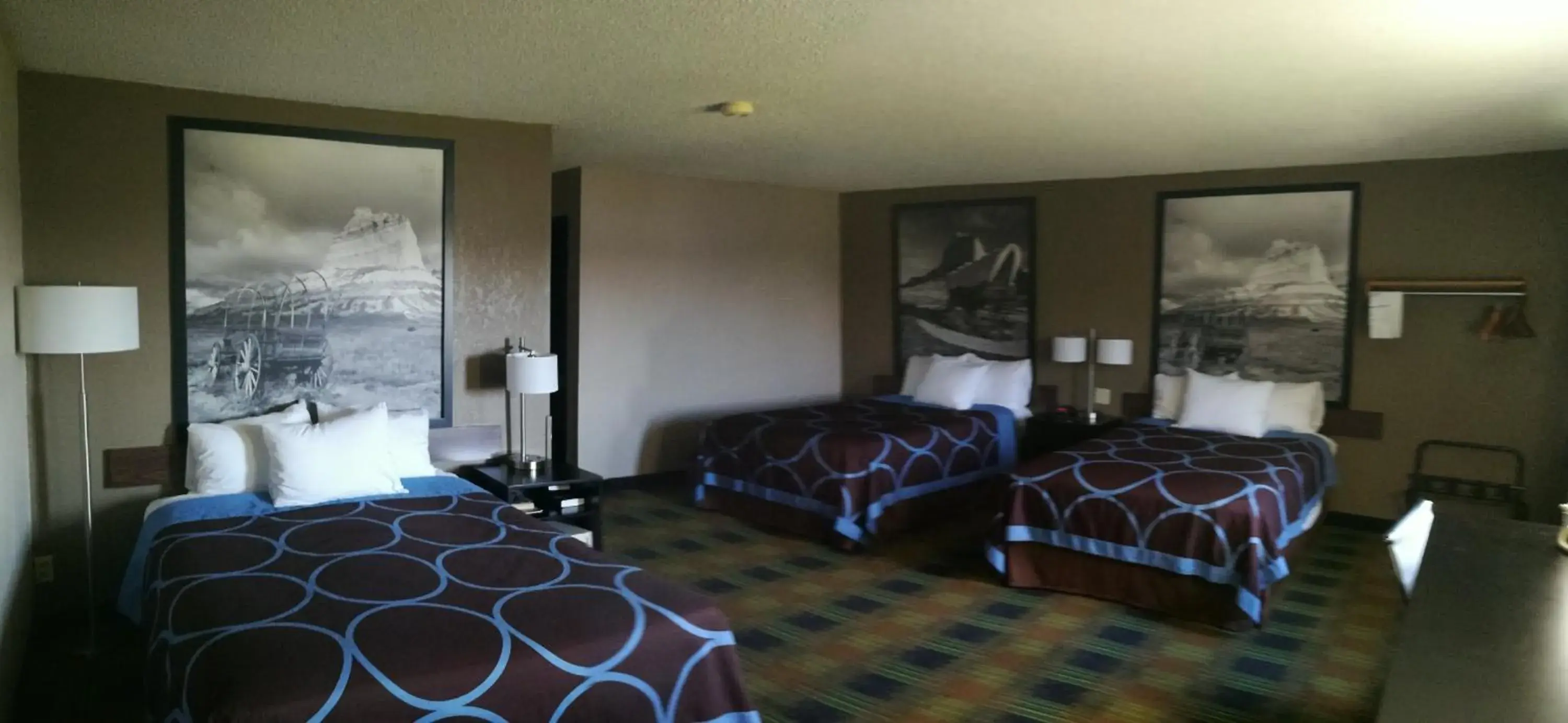 Bed in Super 8 by Wyndham Keokuk Bed in Super 8 by Wyndham Keokuk