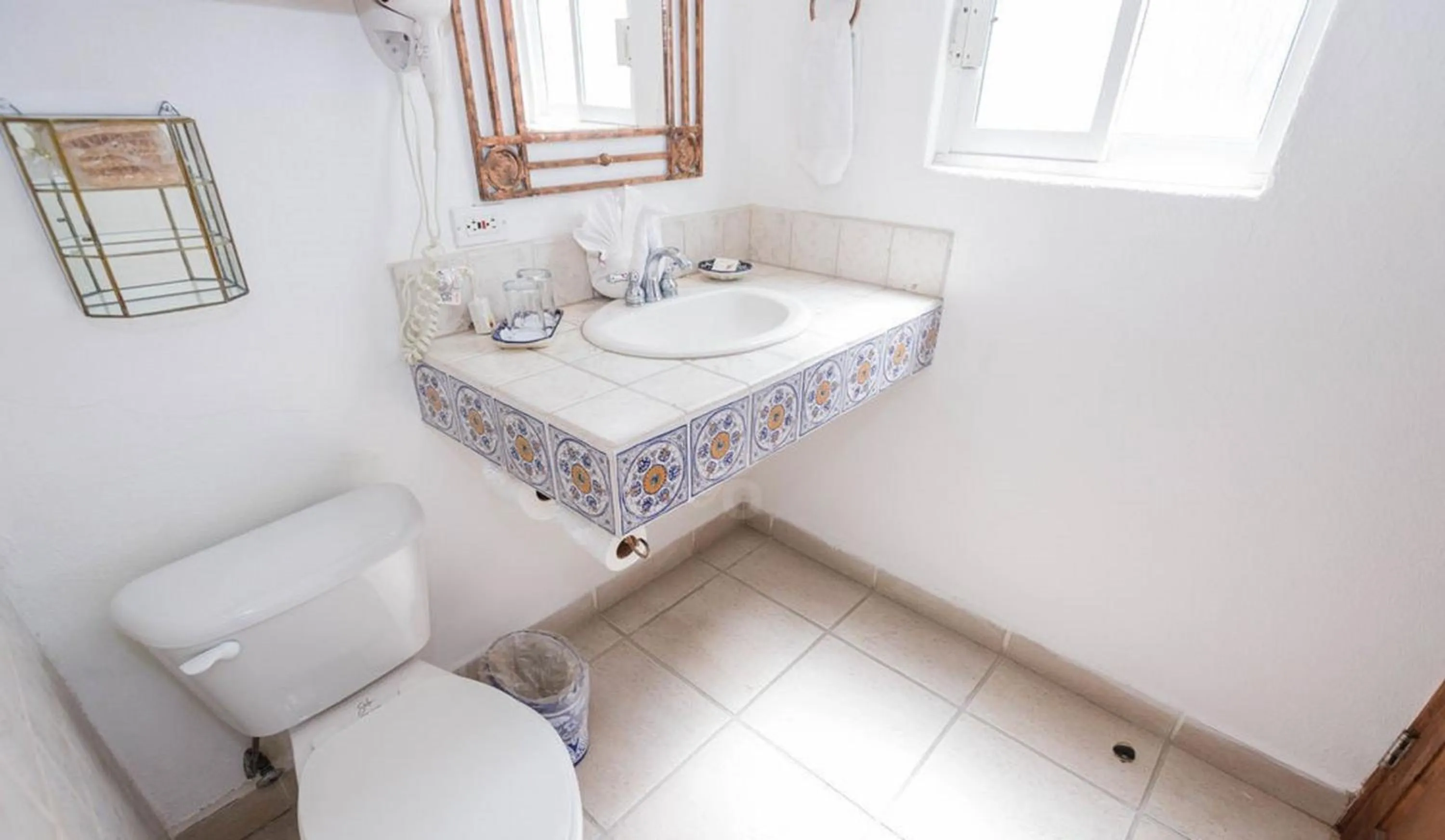 Bathroom in El Encanto Inn & Suites