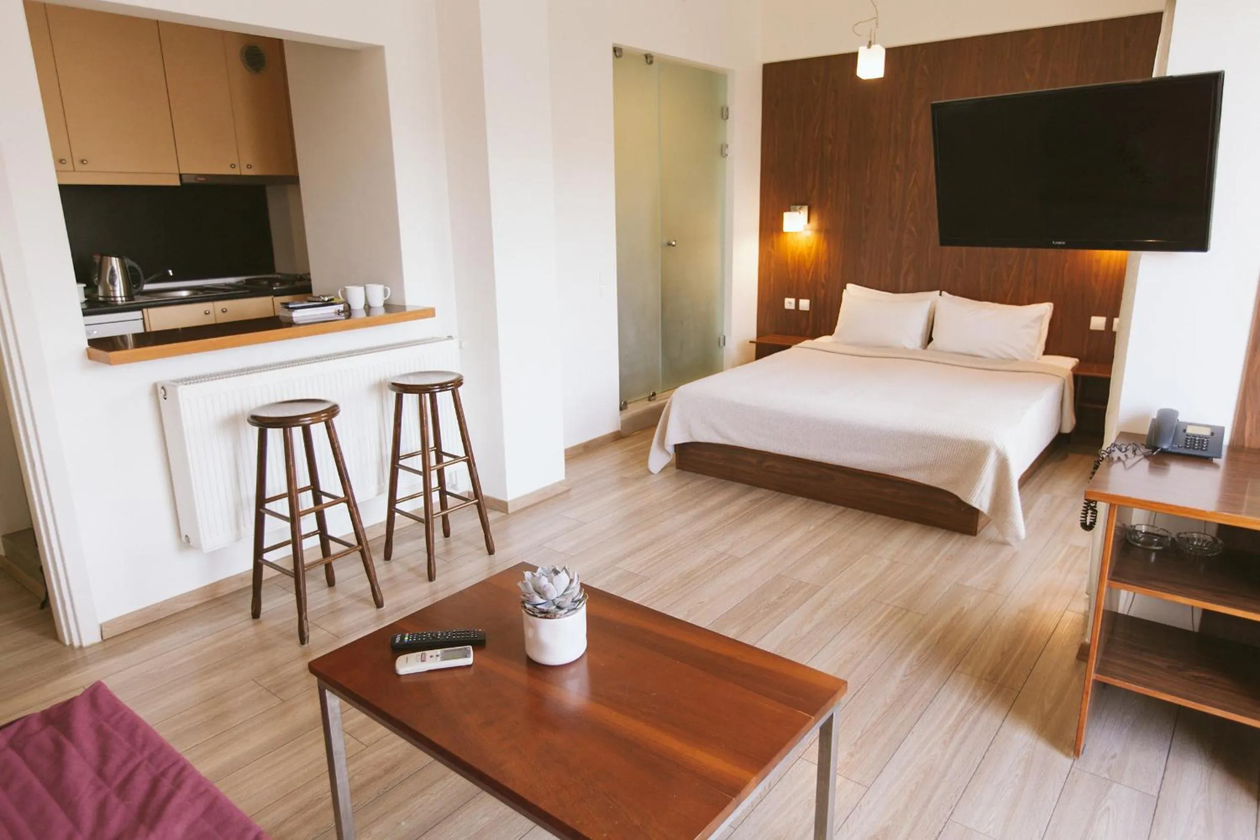 Photo of the whole room, Bed in Du Lac