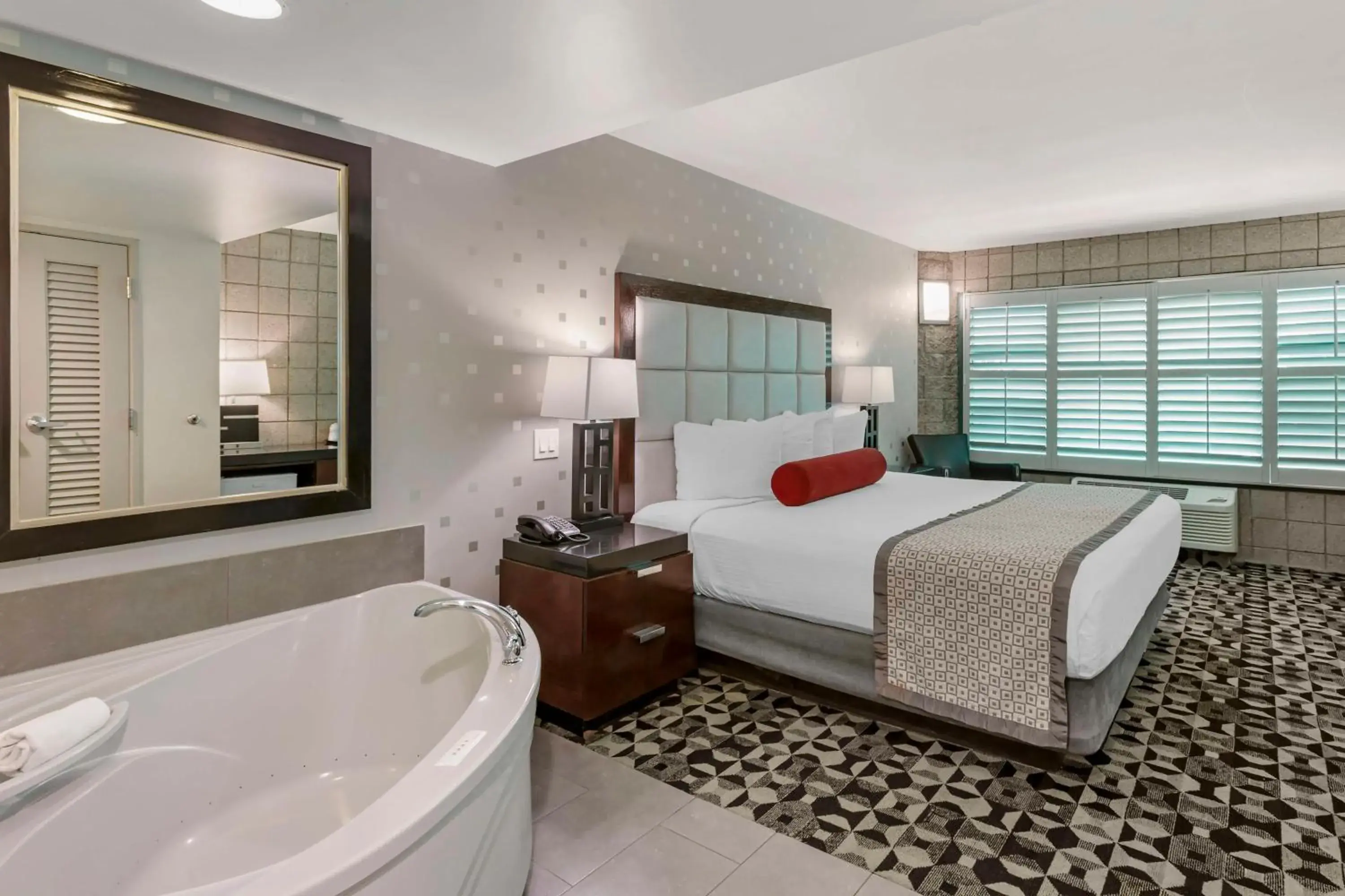 Bedroom, Bed in Best Western Plus Sundial Bedroom, Bed in Best Western Plus Sundial