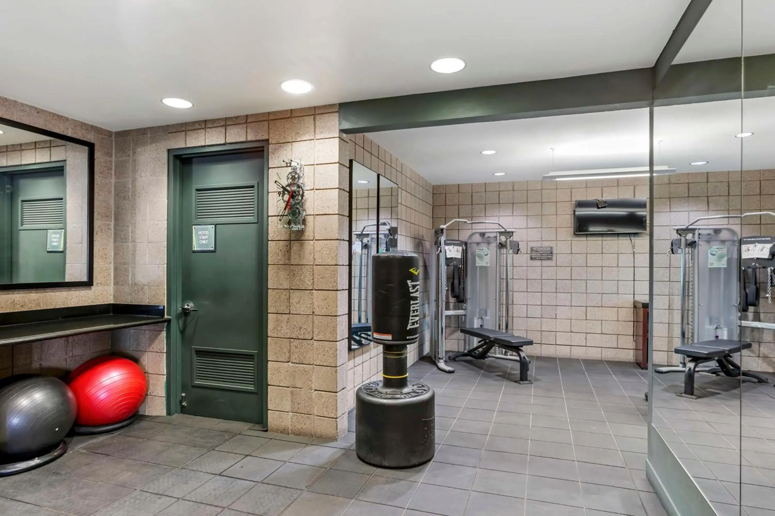 Fitness centre/facilities in Best Western Plus Sundial Fitness centre/facilities in Best Western Plus Sundial