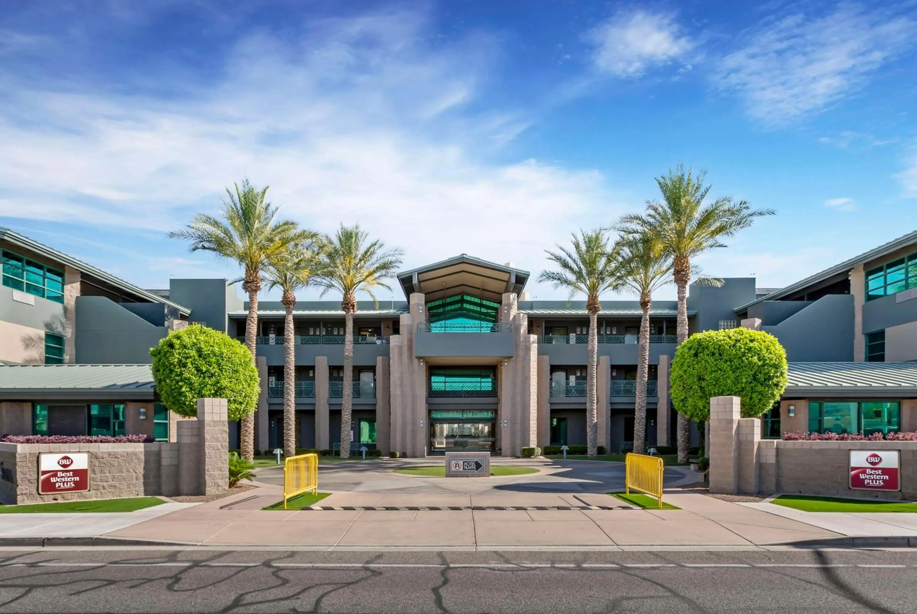 Property building in Best Western Plus Sundial