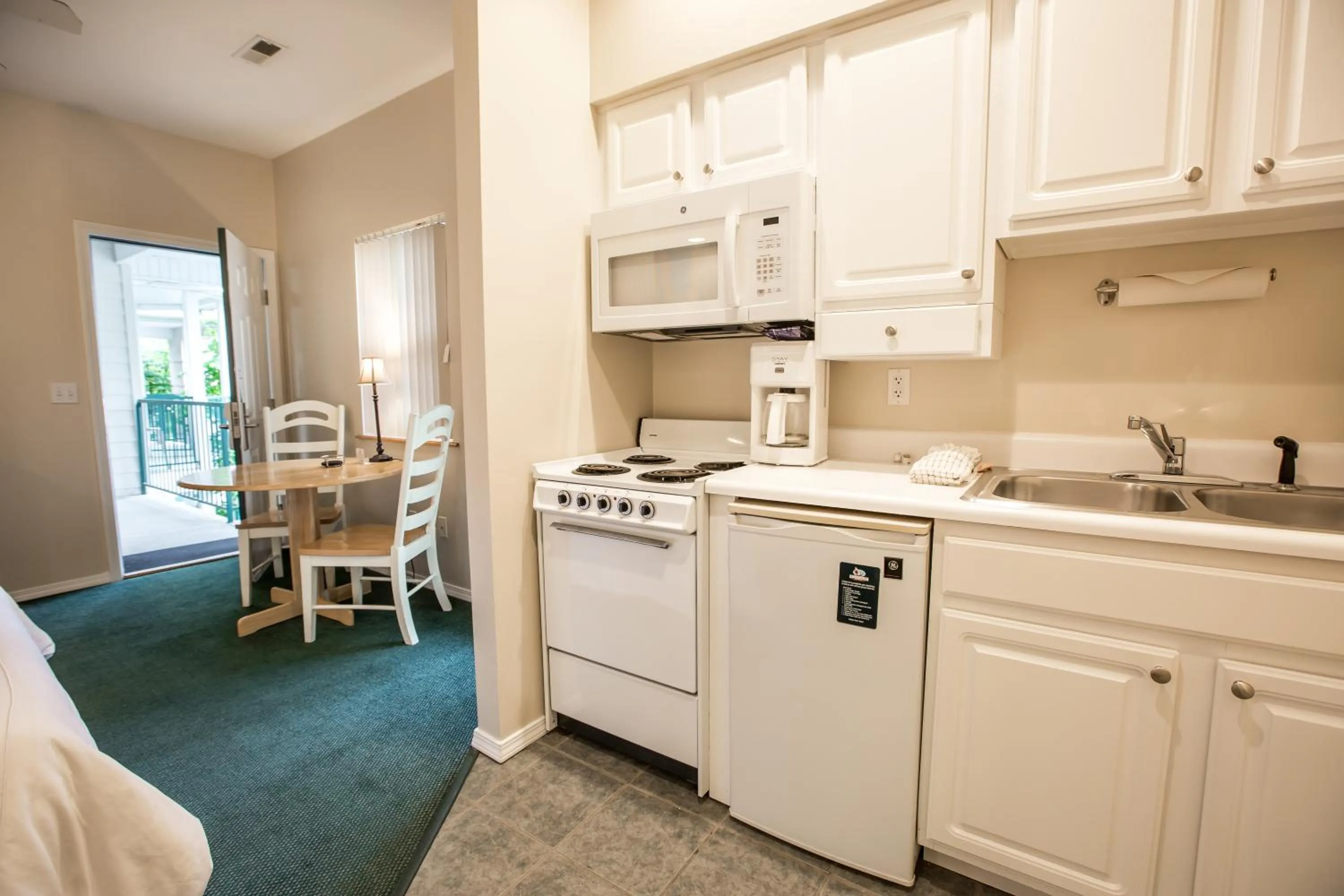 Kitchen or kitchenette in Palace View Resort by Spinnaker