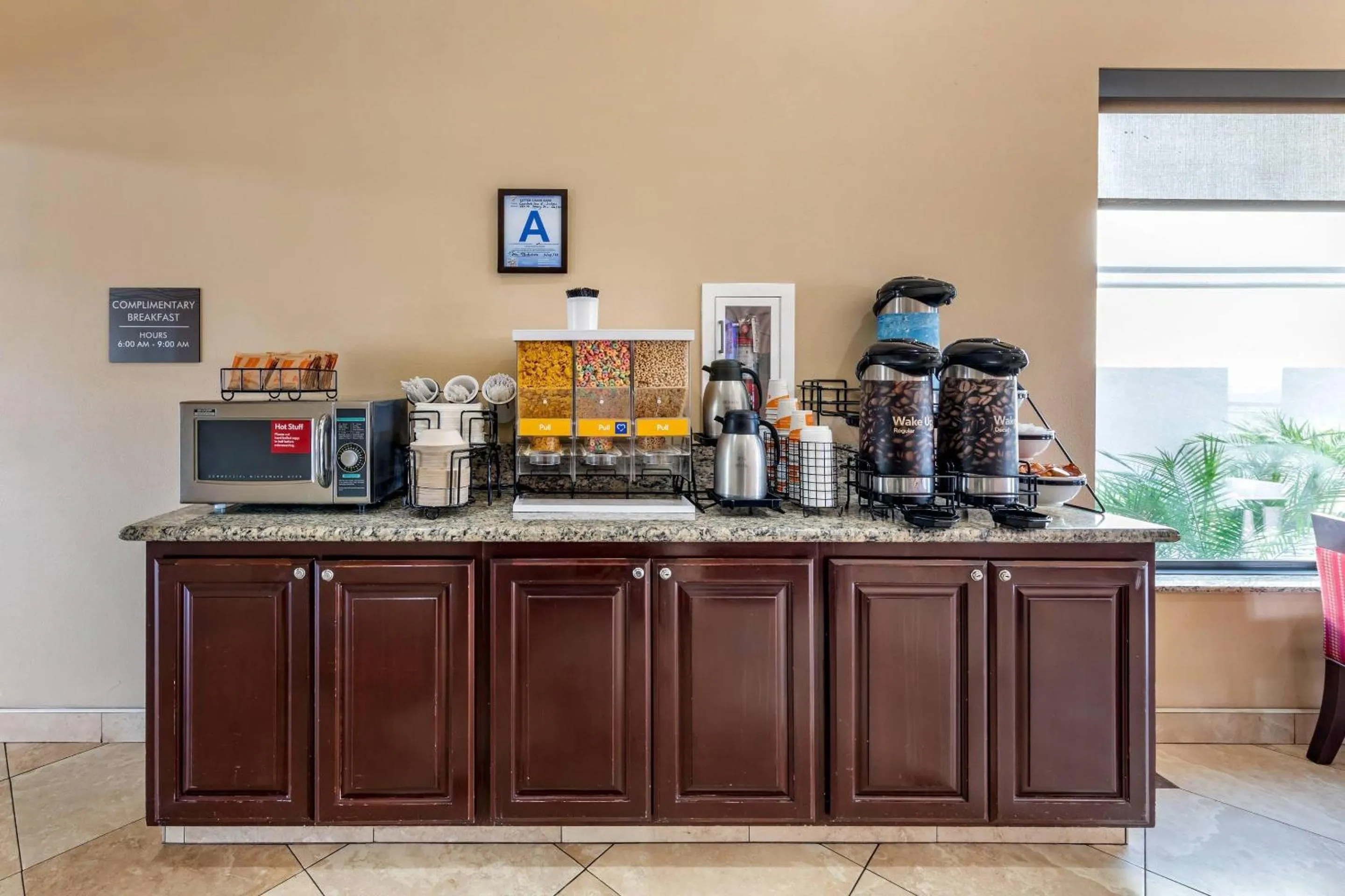 Breakfast in Comfort Inn & Suites Colton