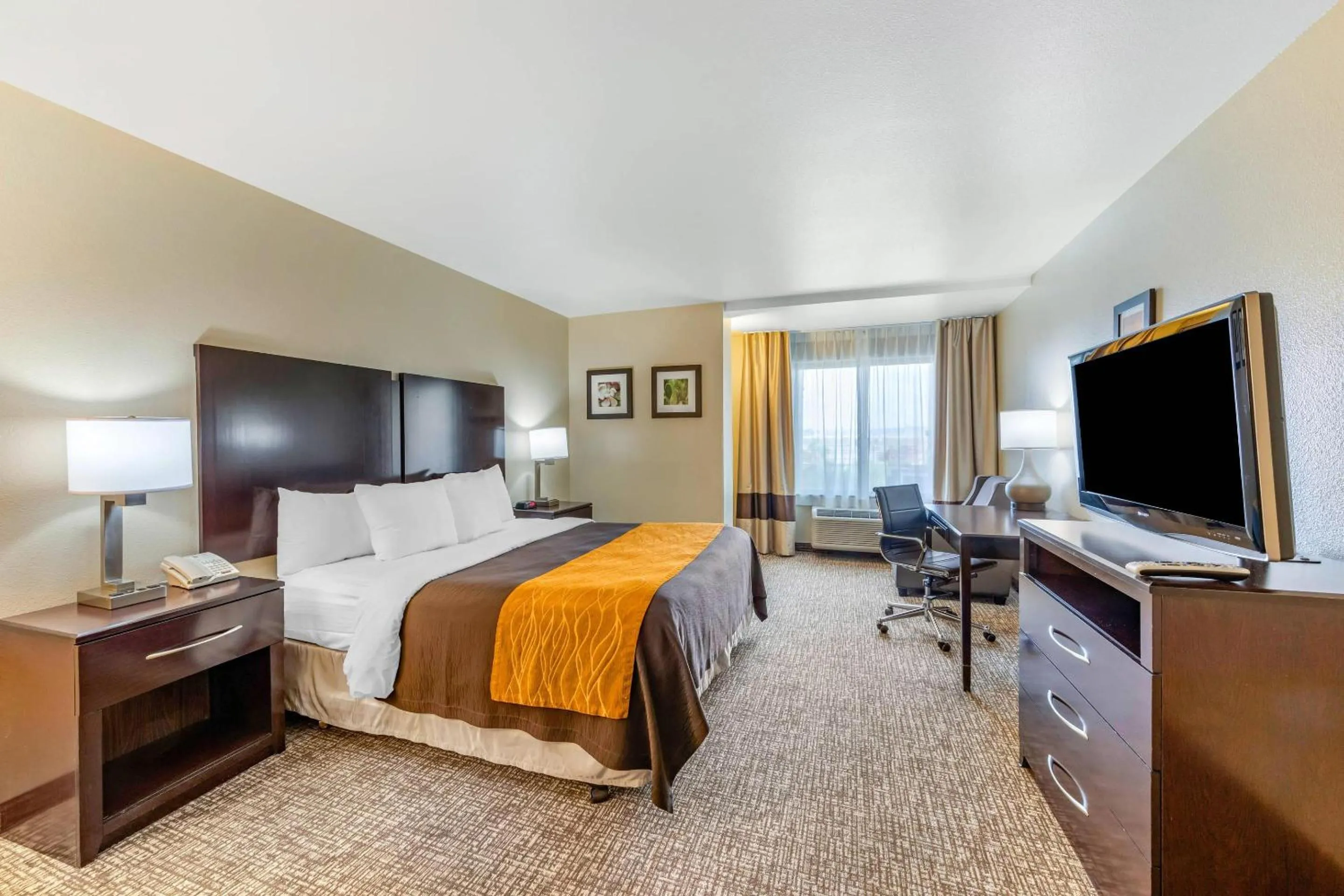 Bedroom, Bed in Comfort Inn & Suites Colton