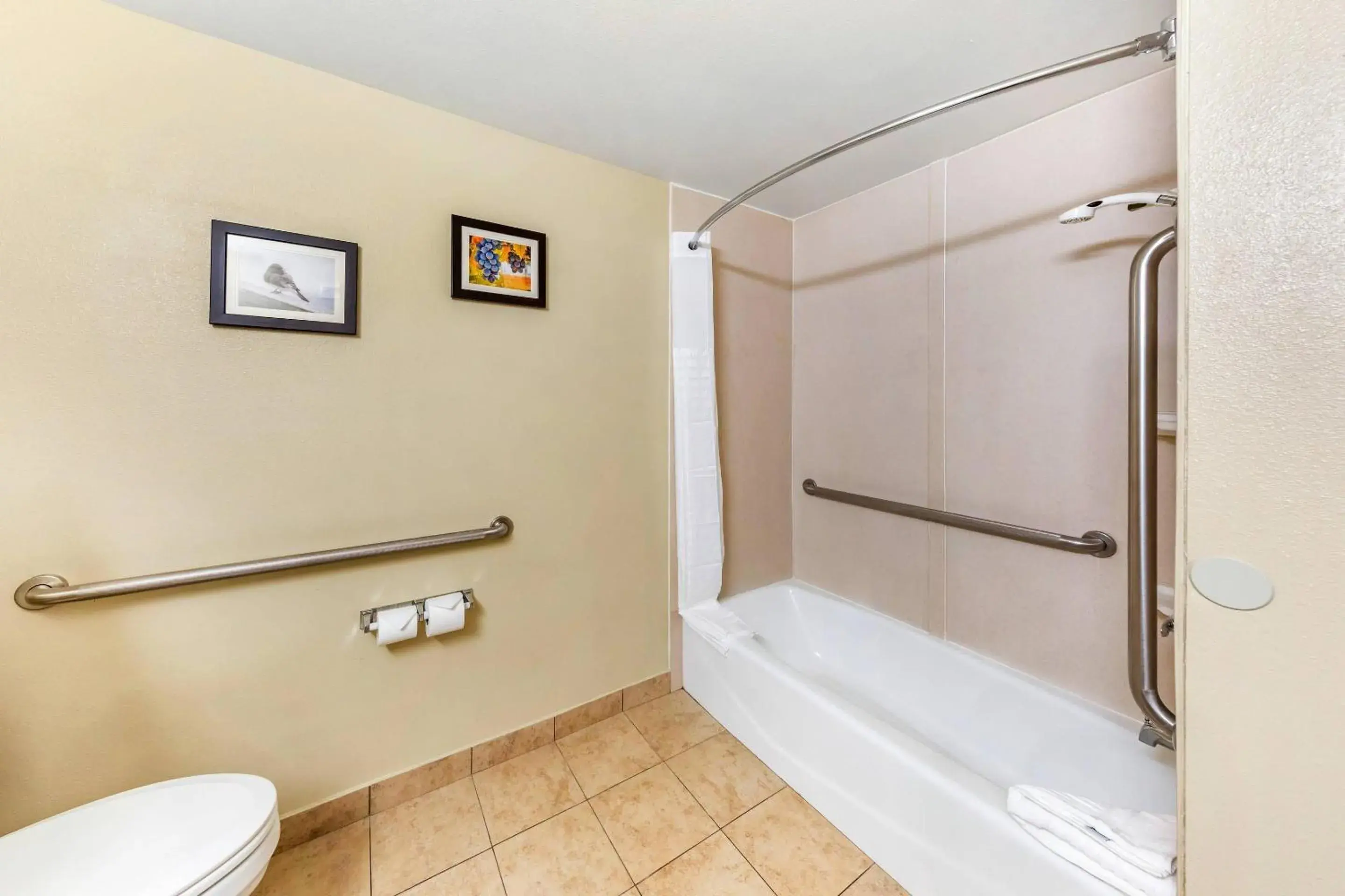 Bedroom in Comfort Inn & Suites Colton Bedroom in Comfort Inn & Suites Colton