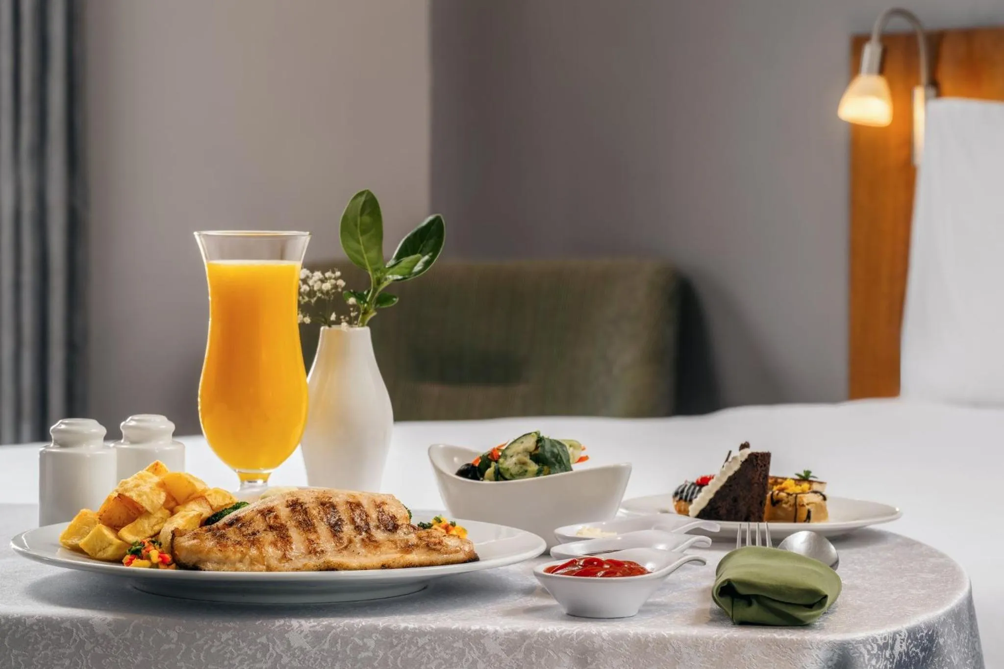 Restaurant/places to eat in Holiday Inn - Nairobi Two Rivers Mall by IHG