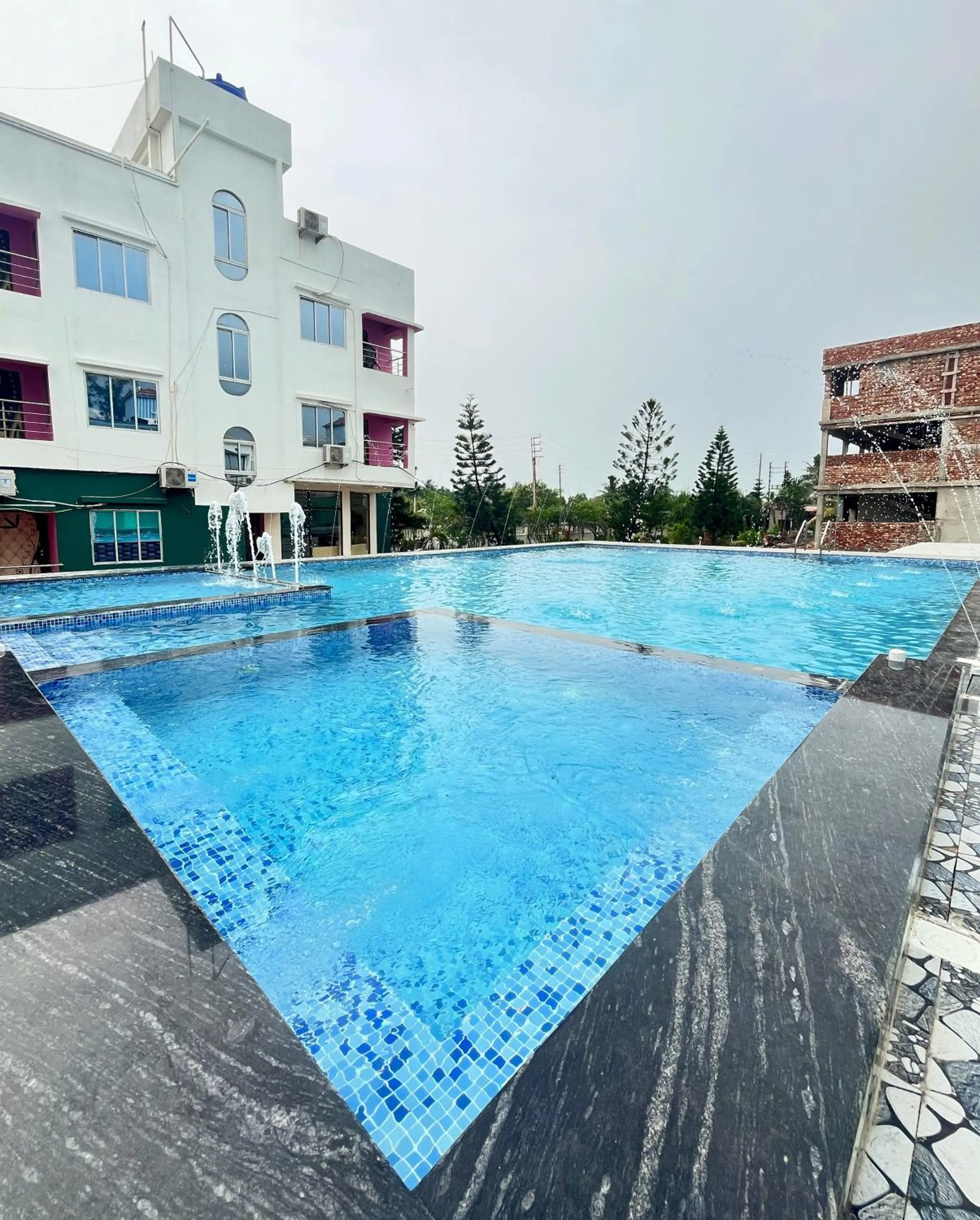 Swimming pool in Sunview Resort
