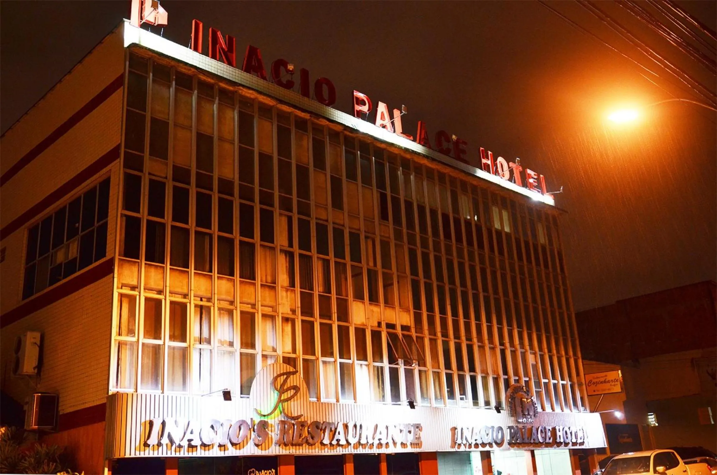 Facade/entrance in Inácio Palace Hotel