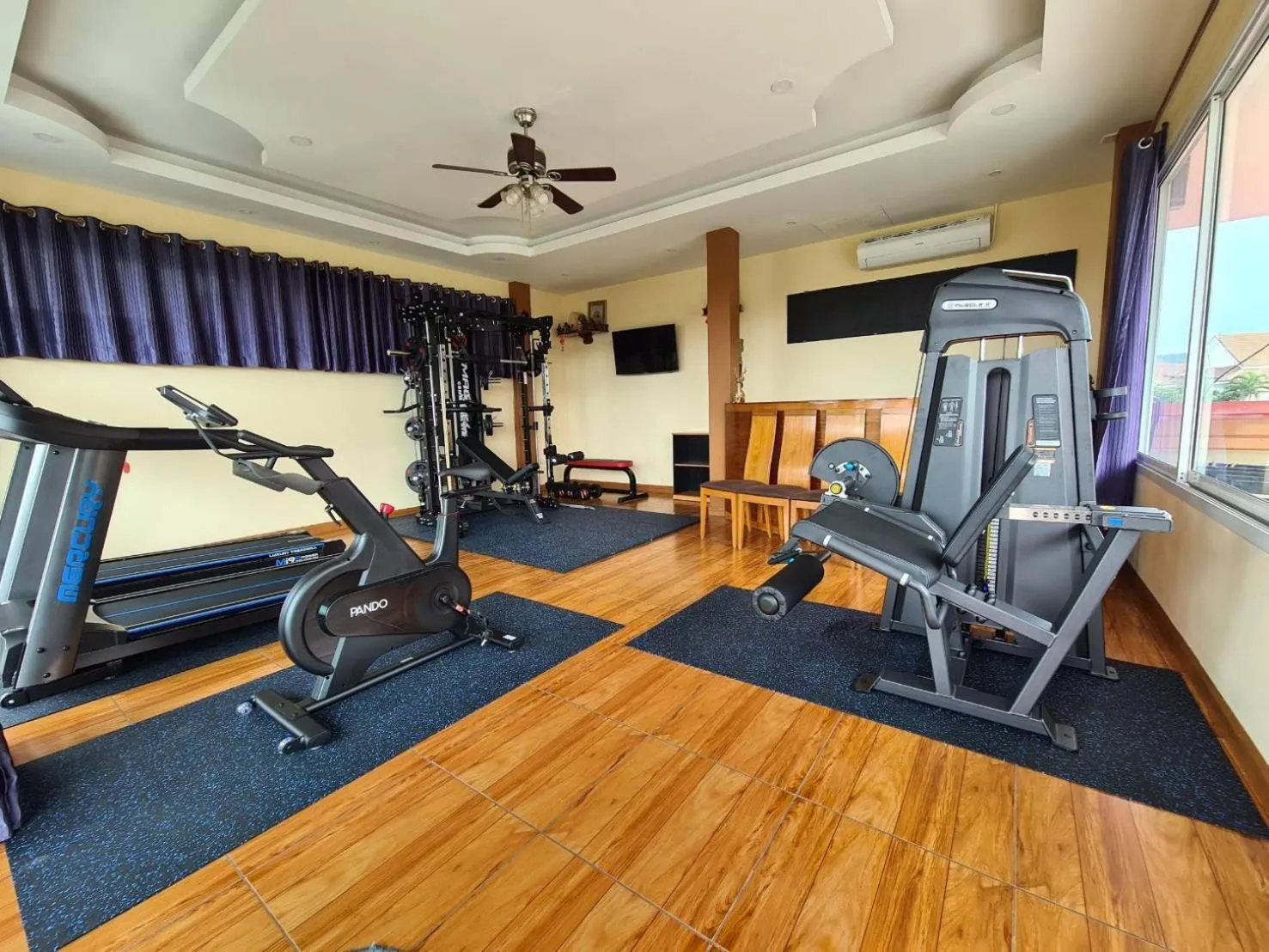 Fitness centre/facilities in Baan Sooksiri Bangsaray