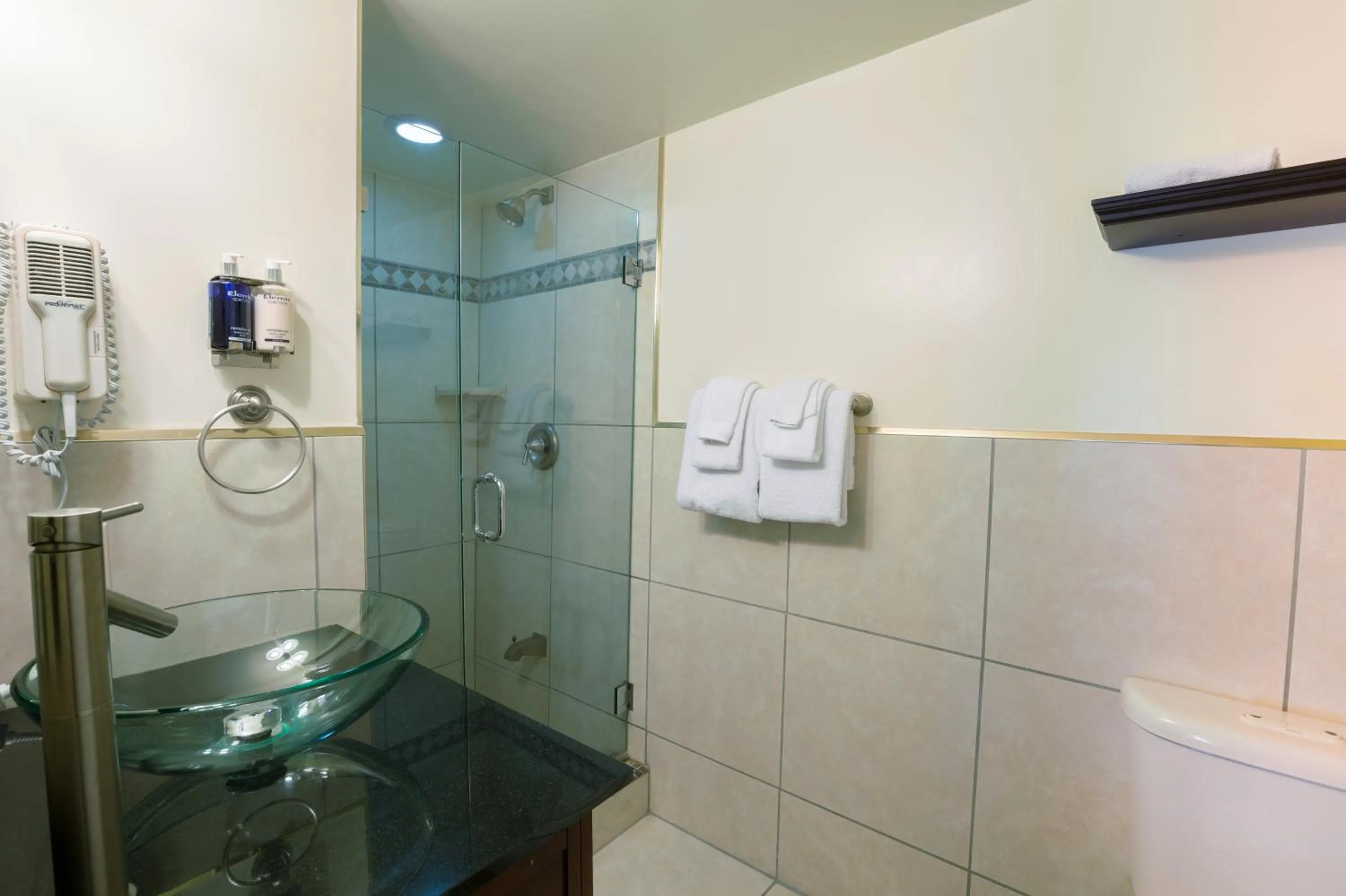 Bathroom in Pegasus International Hotel