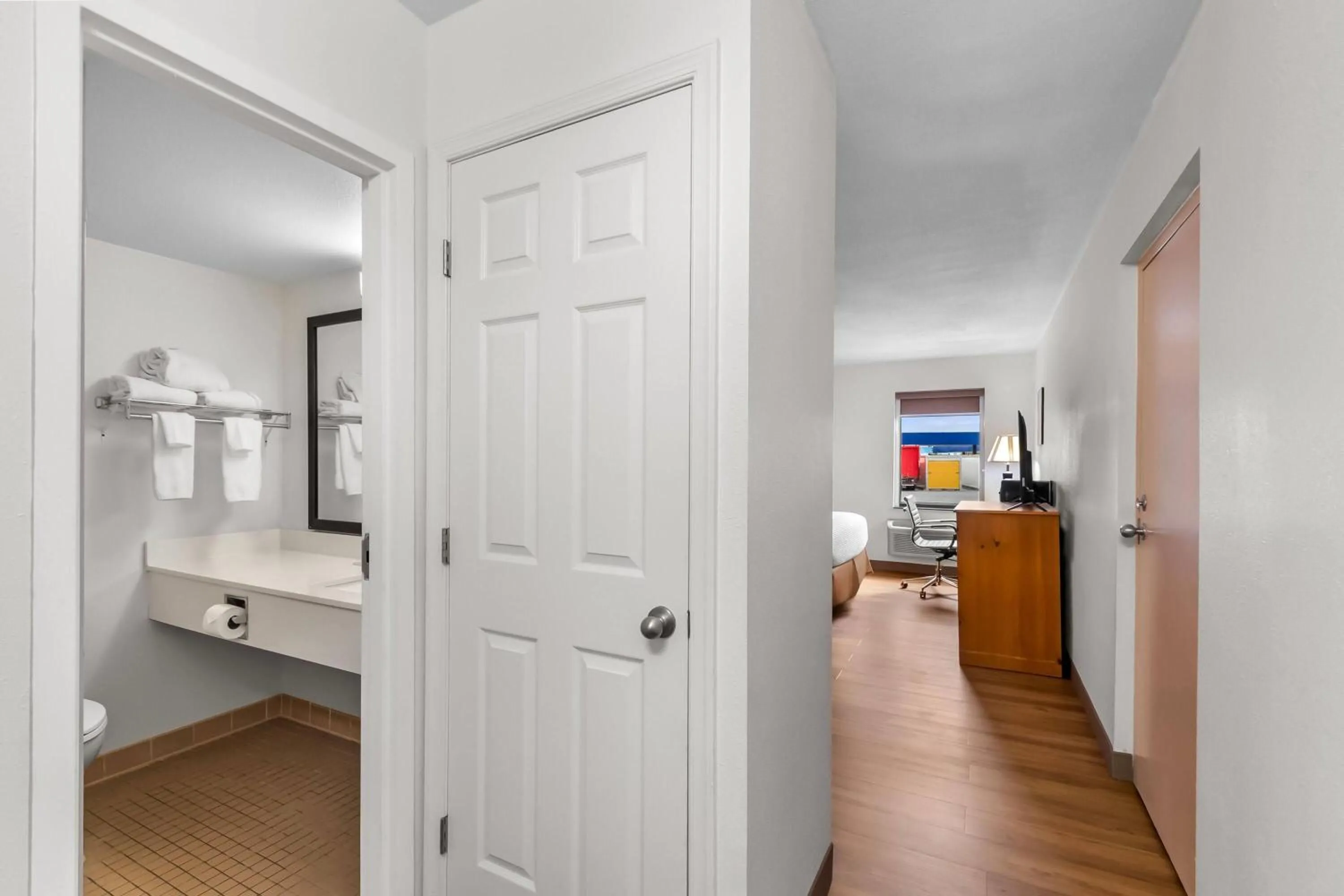 Bed in Travelodge by Wyndham Winchester