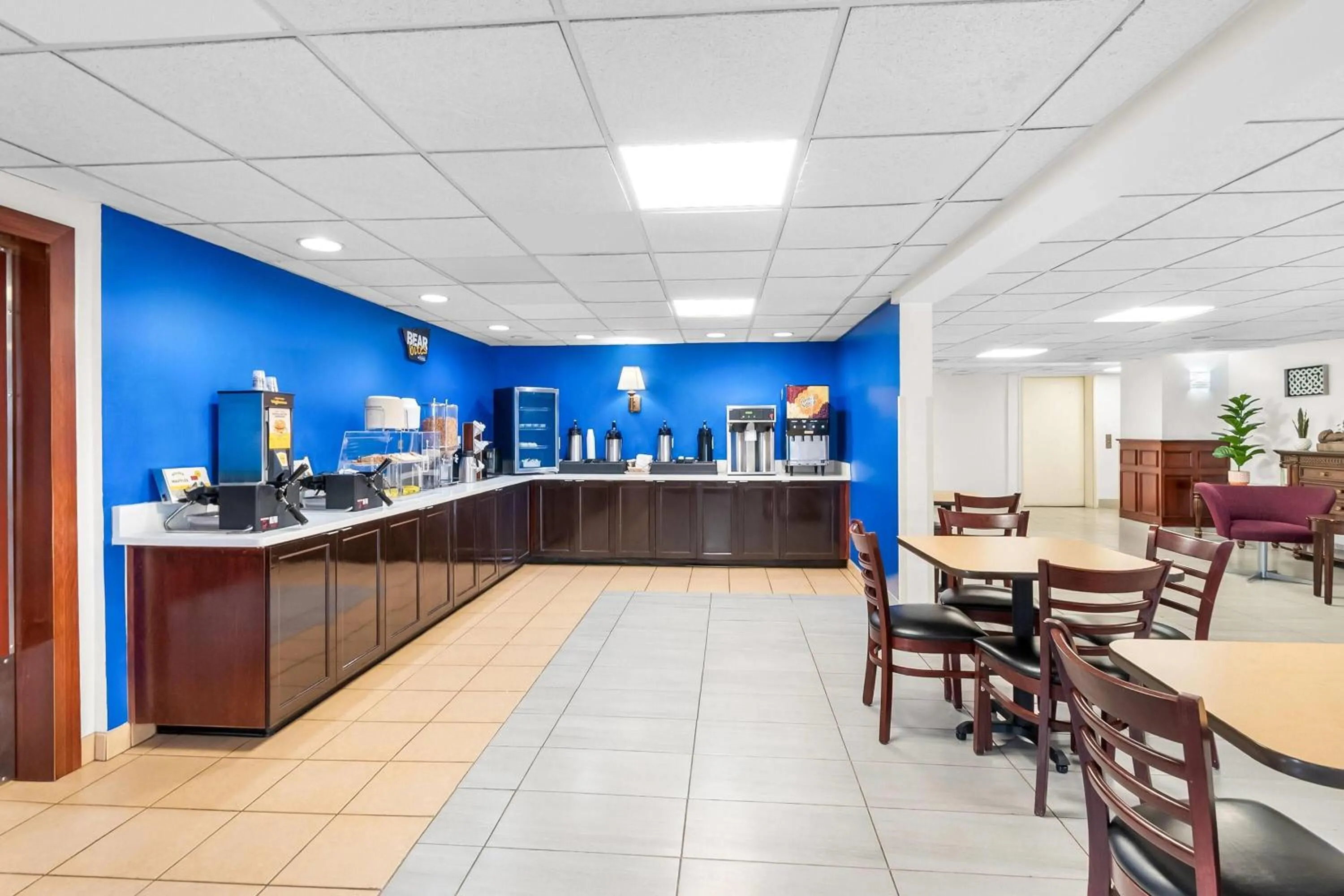 Restaurant/places to eat in Travelodge by Wyndham Winchester