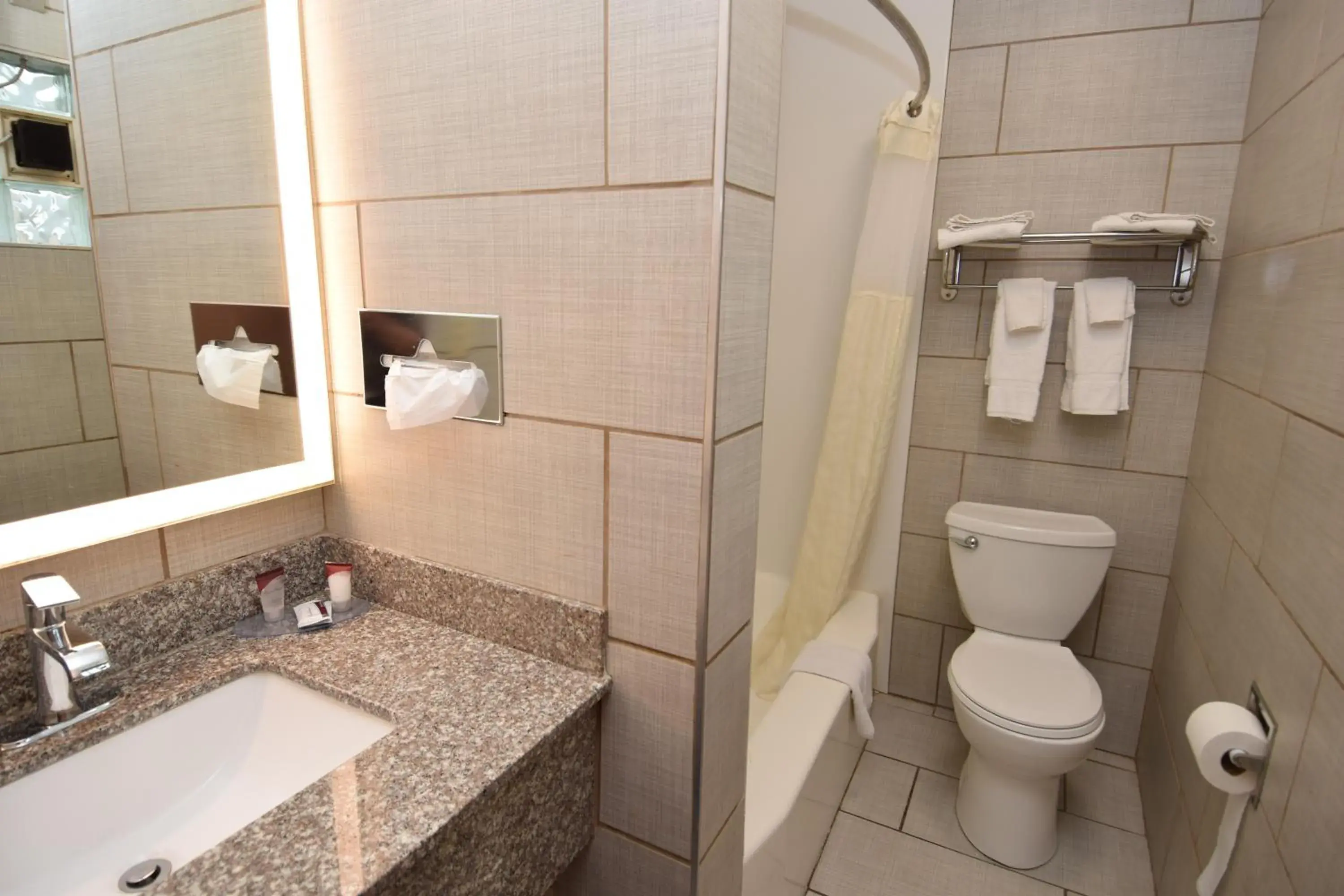 Single Room in University Manor Inn Single Room in University Manor Inn