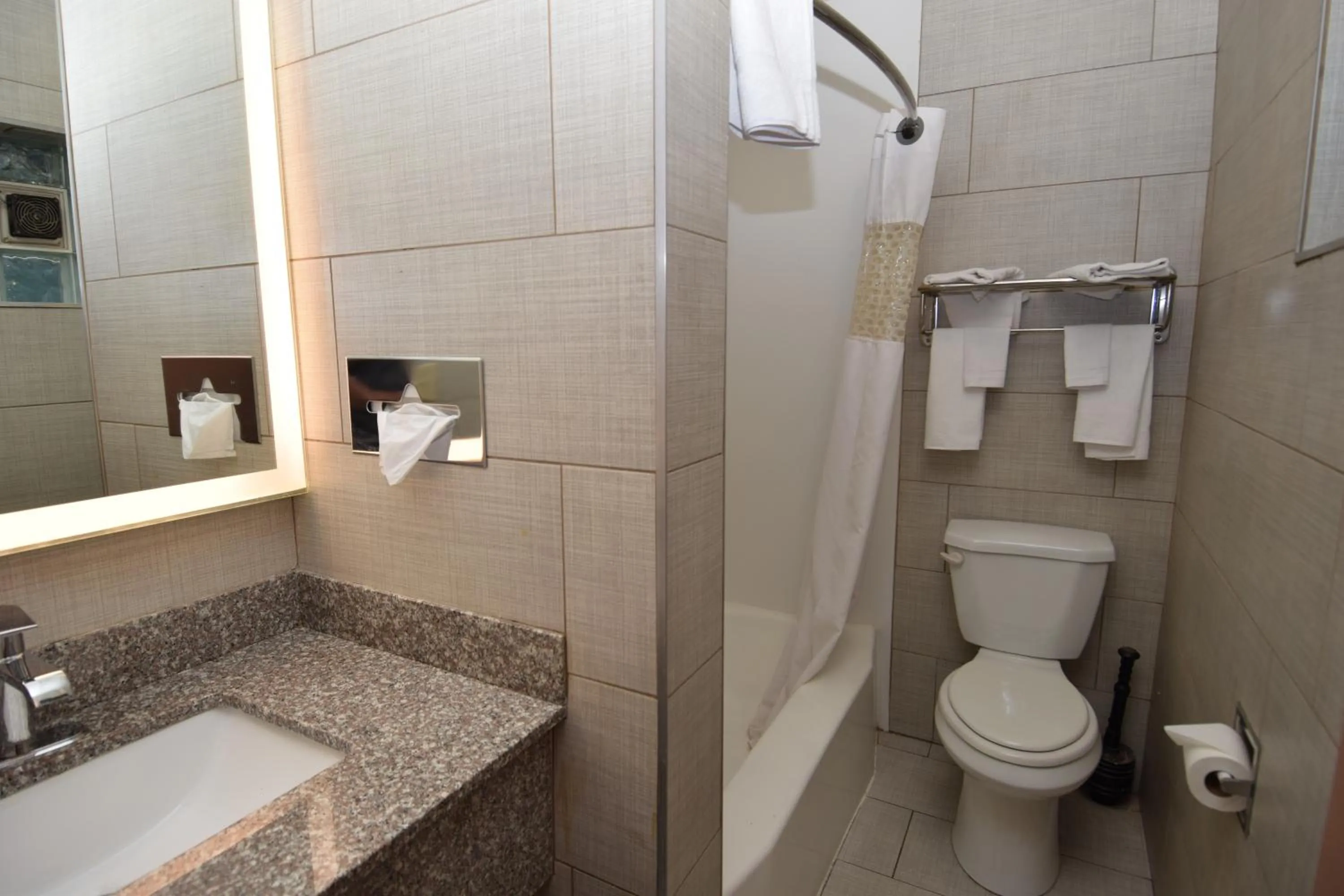 Bathroom in University Manor Inn