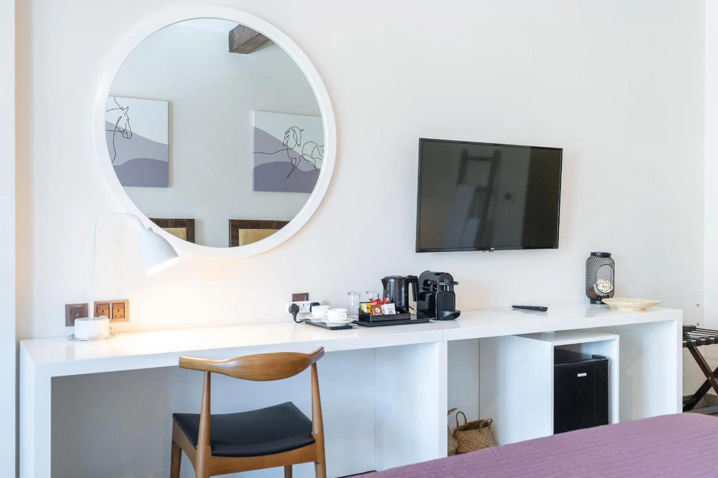 TV and multimedia in Beach Walk Boutique Jumeirah