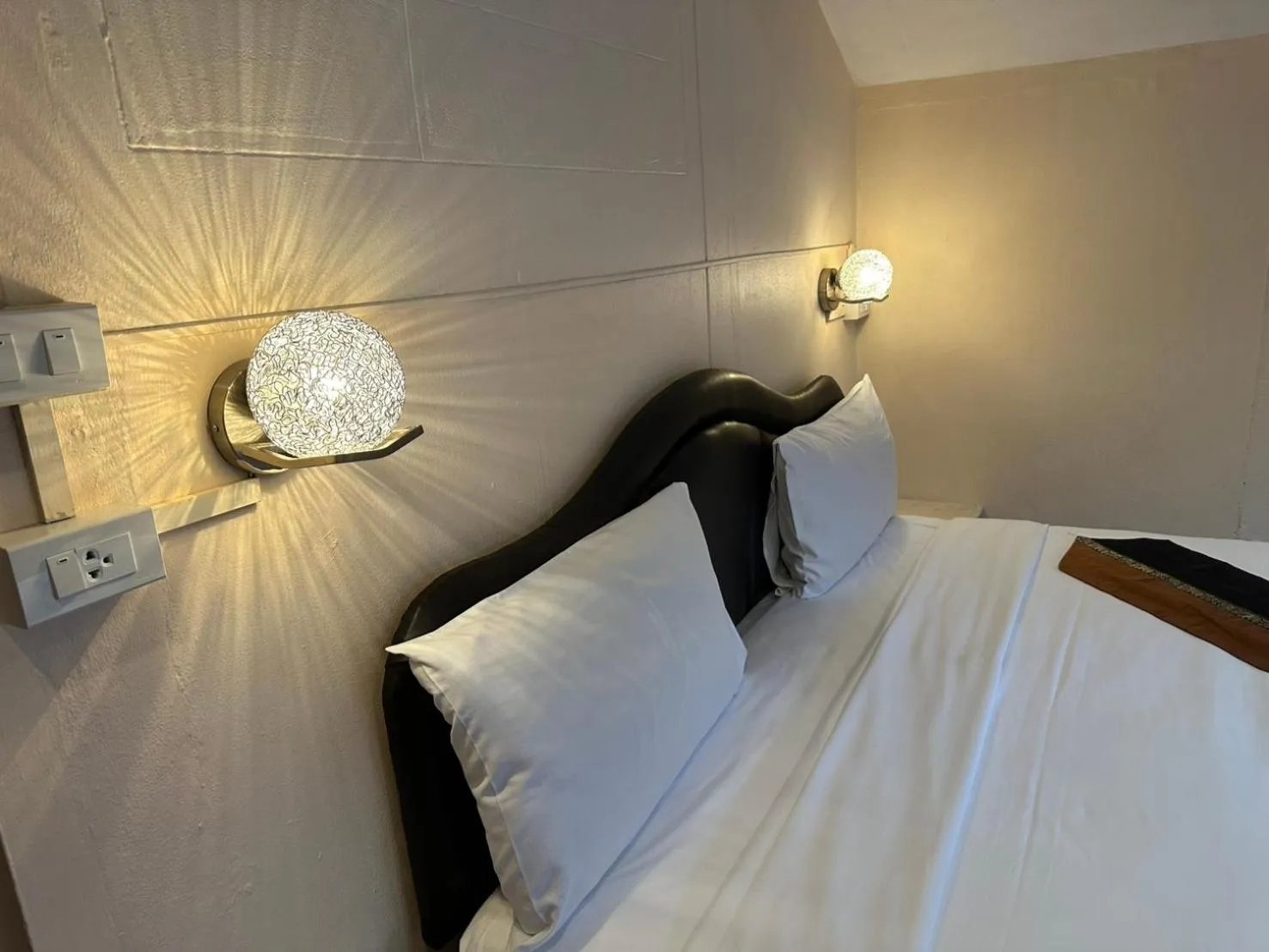 Bedroom, Bed in Kata Leaf Resort Phuket -