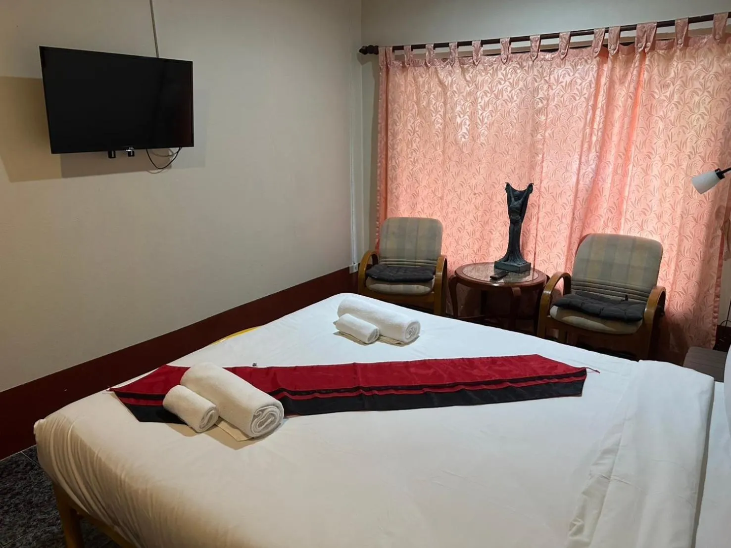 Bedroom, Bed in Kata Leaf Resort Phuket -