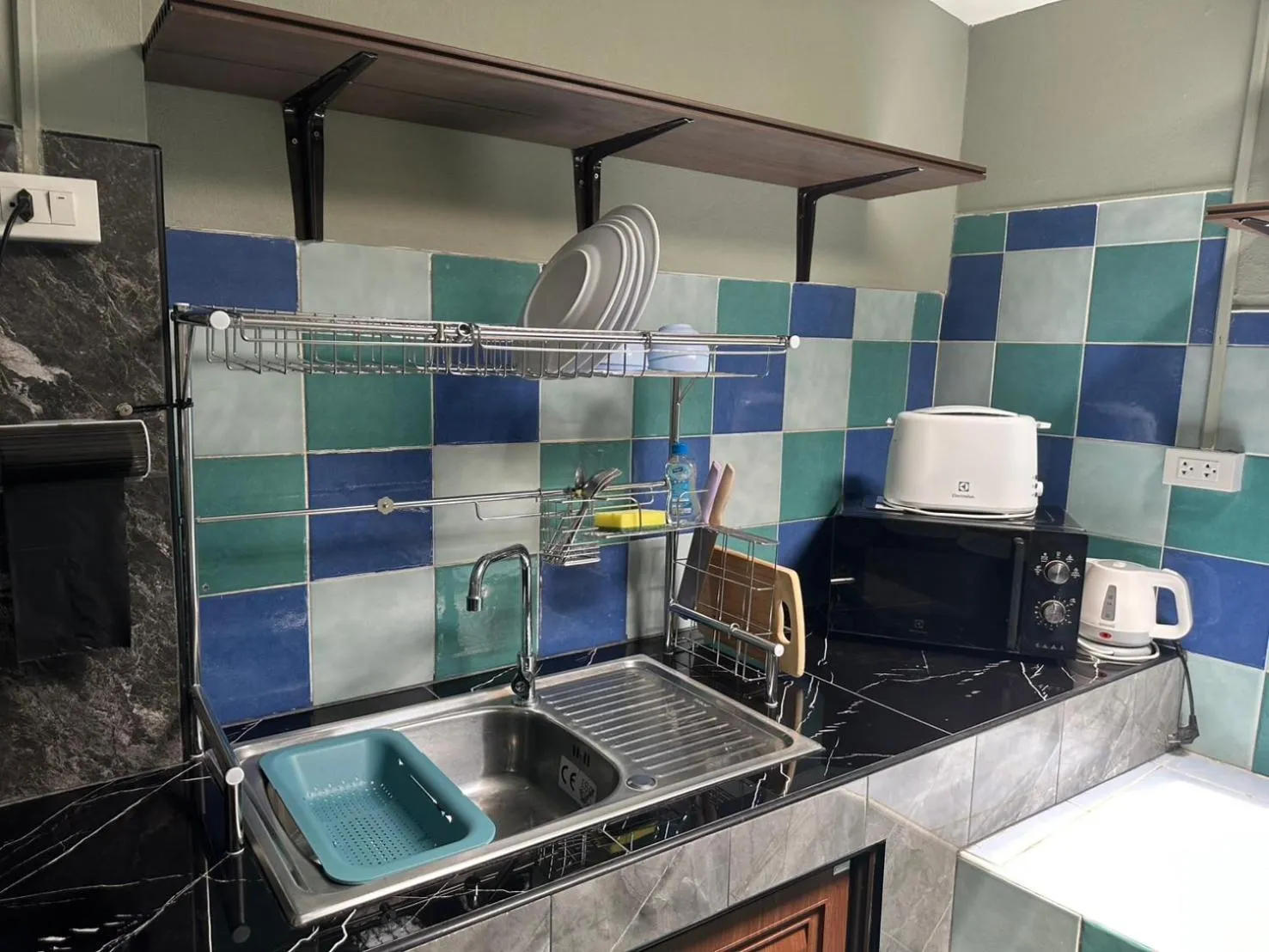 Kitchen or kitchenette in Kata Leaf Resort Phuket -