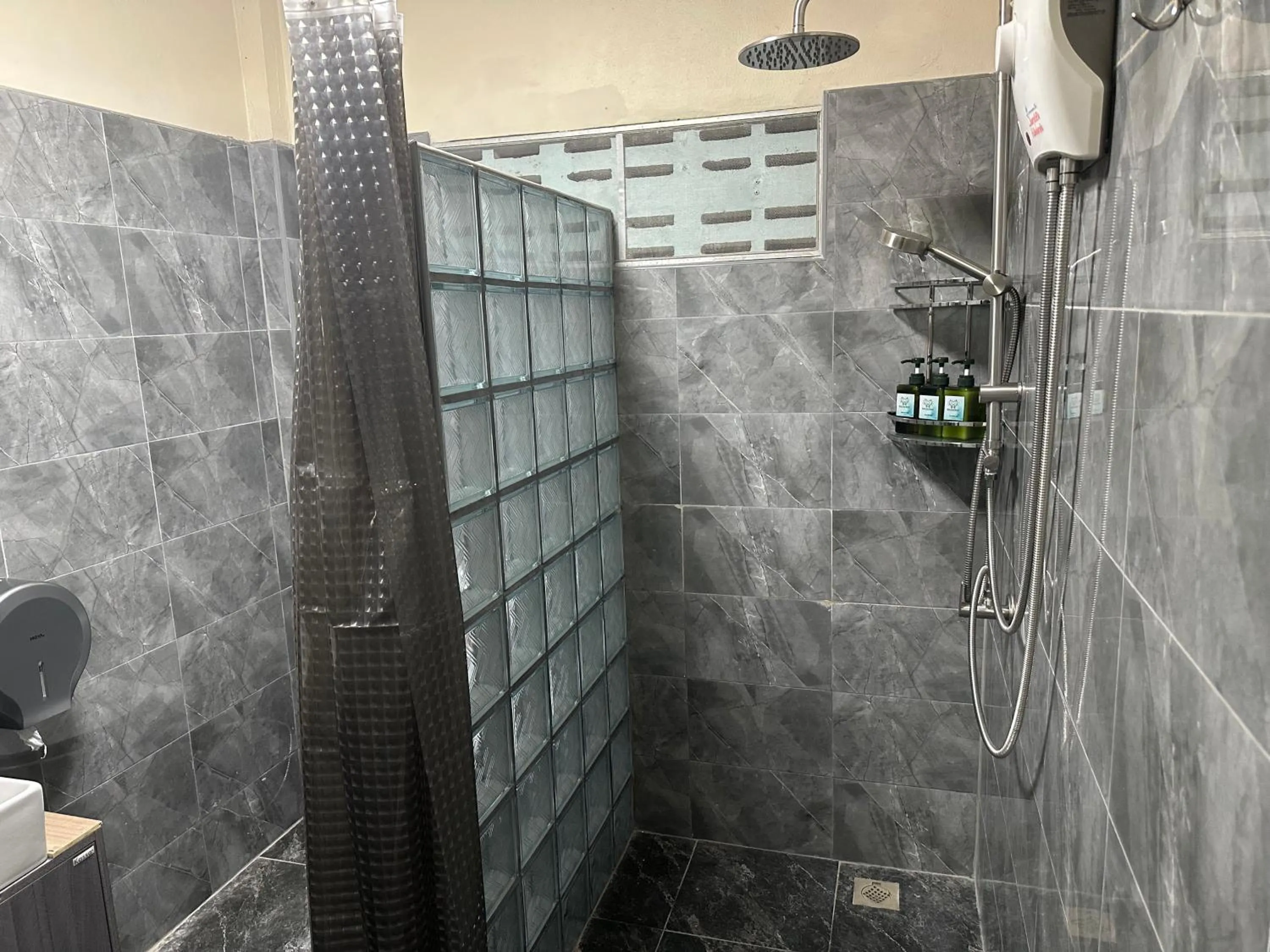 Shower in Kata Leaf Resort Phuket -