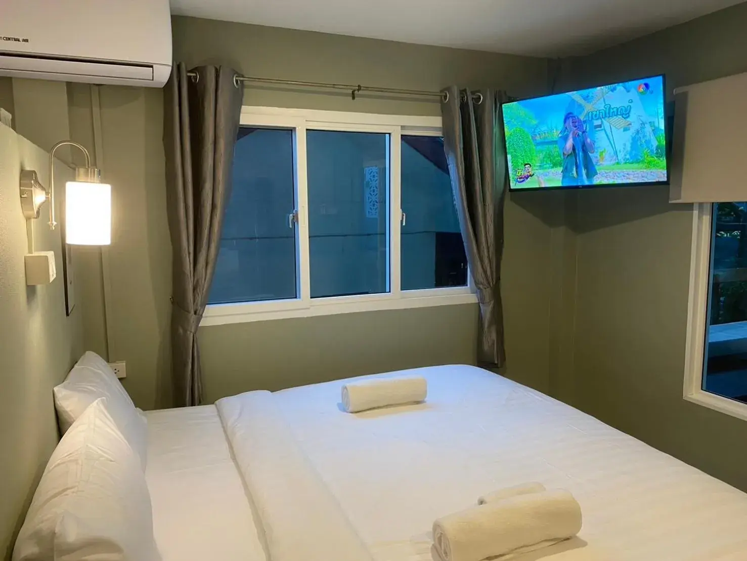 King Room with Two King Beds in Kata Leaf Resort Phuket - King Room with Two King Beds in Kata Leaf Resort Phuket -
