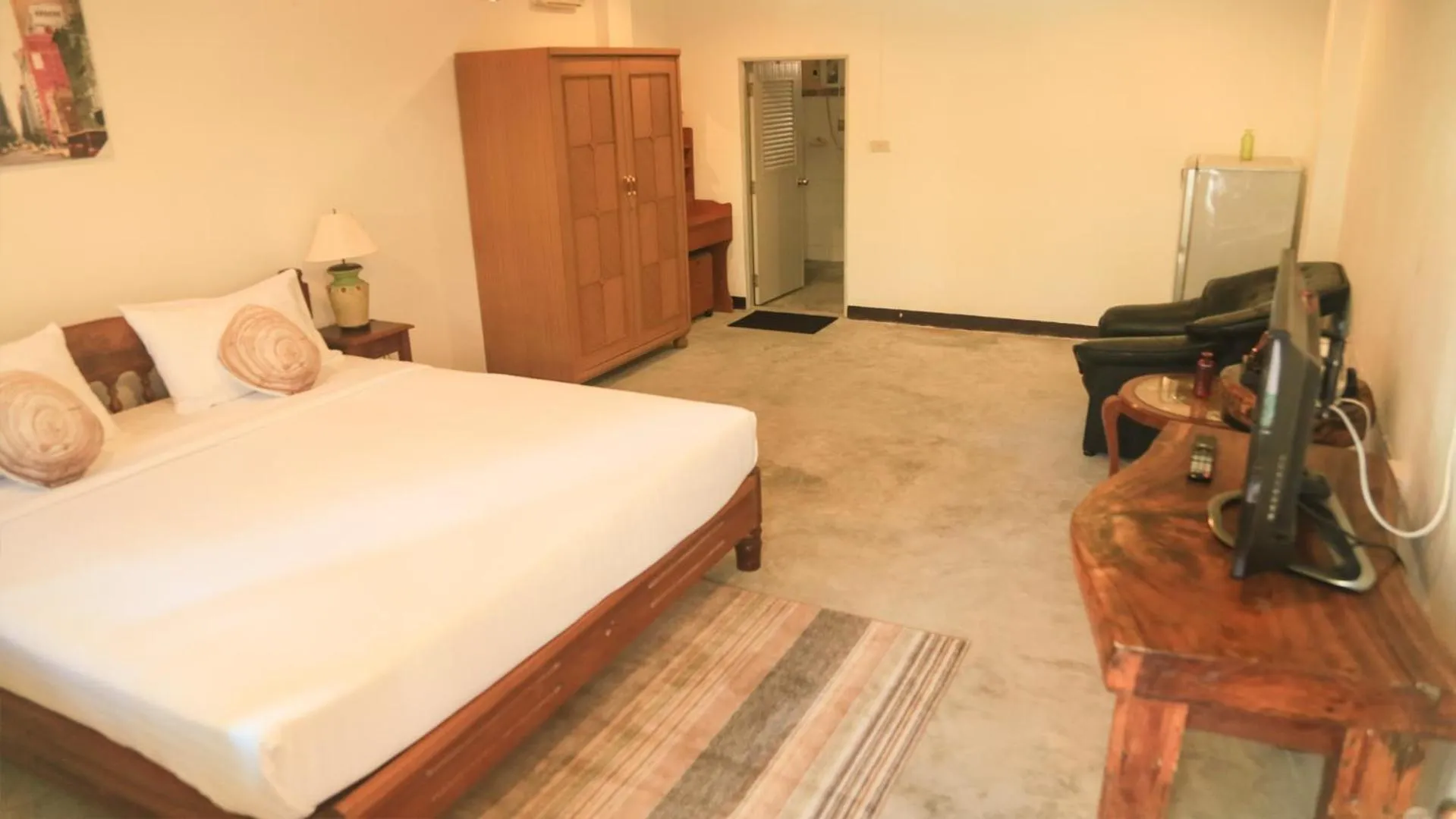 TV and multimedia, Bed in Kata Leaf Resort Phuket -