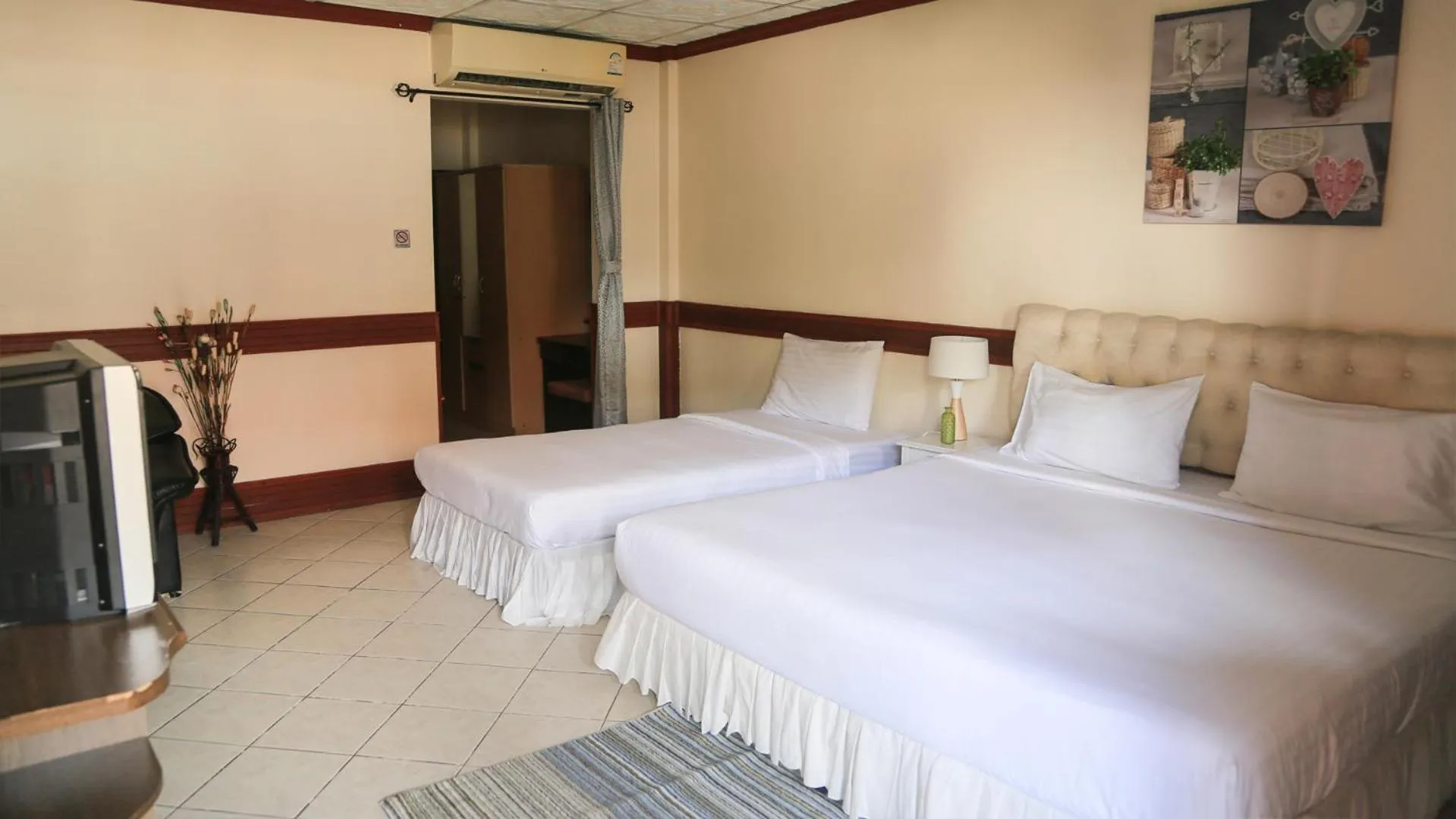 Bed in Kata Leaf Resort Phuket -
