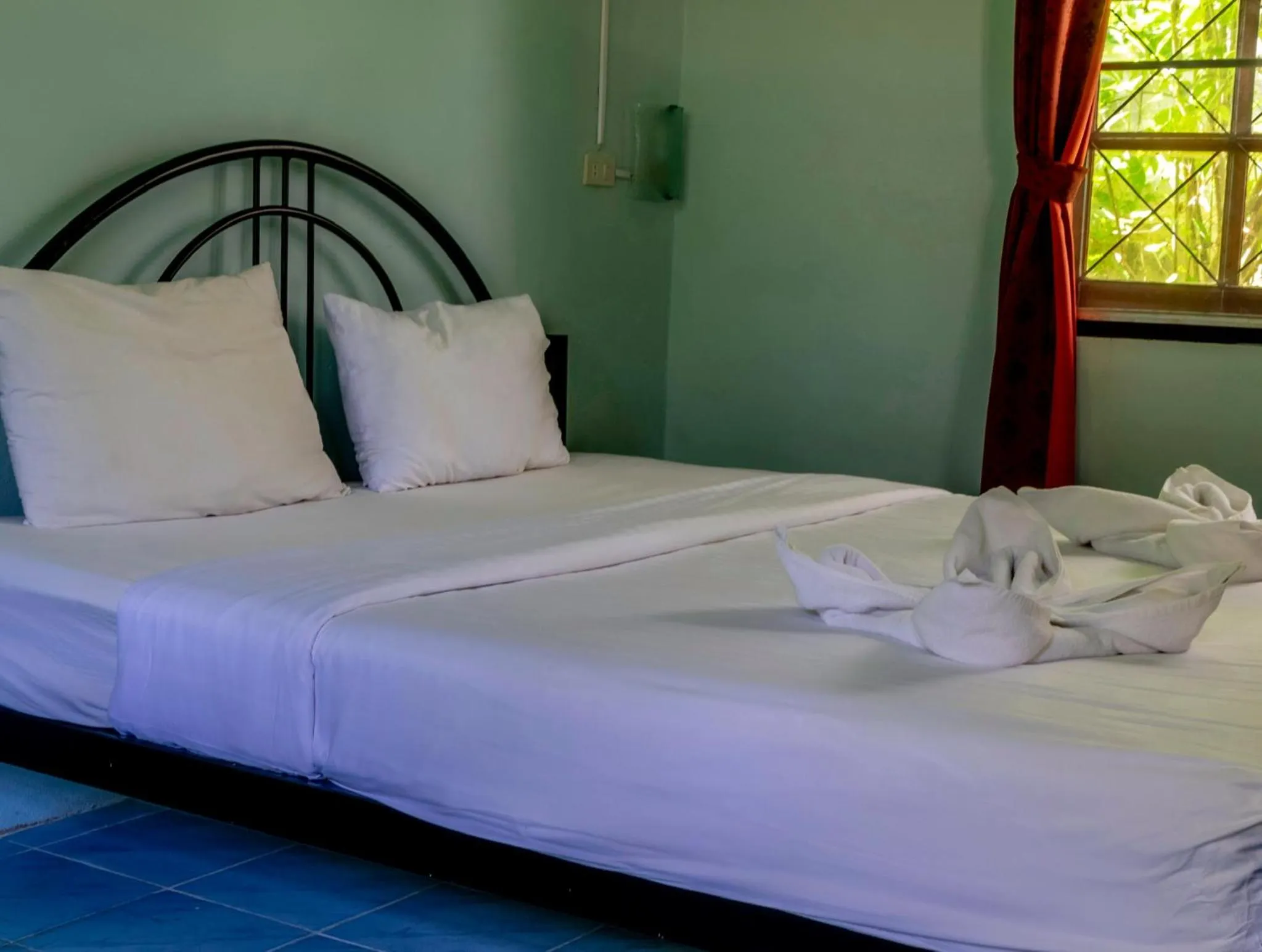 Bedroom, Bed in Kata Leaf Resort Phuket -