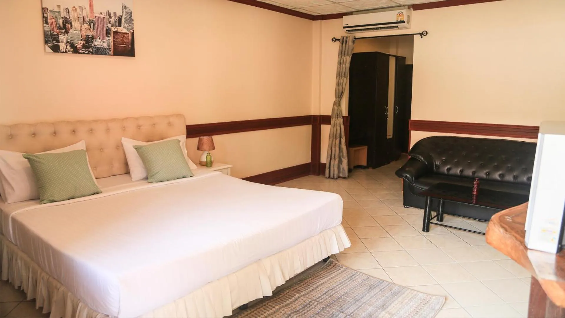 Bedroom, Bed in Kata Leaf Resort Phuket -