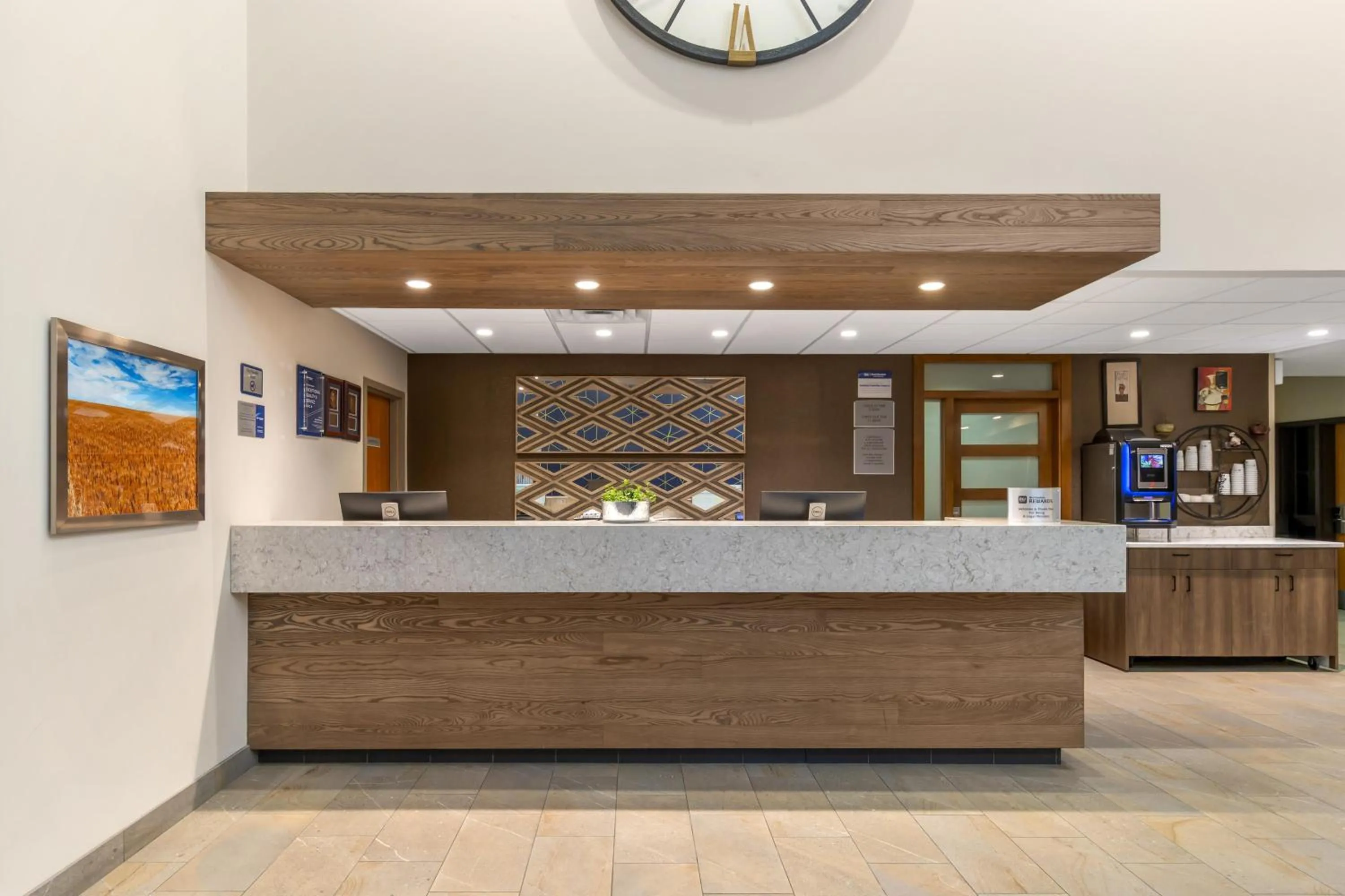 Lobby or reception in Best Western Plus Pembina Inn & Suites