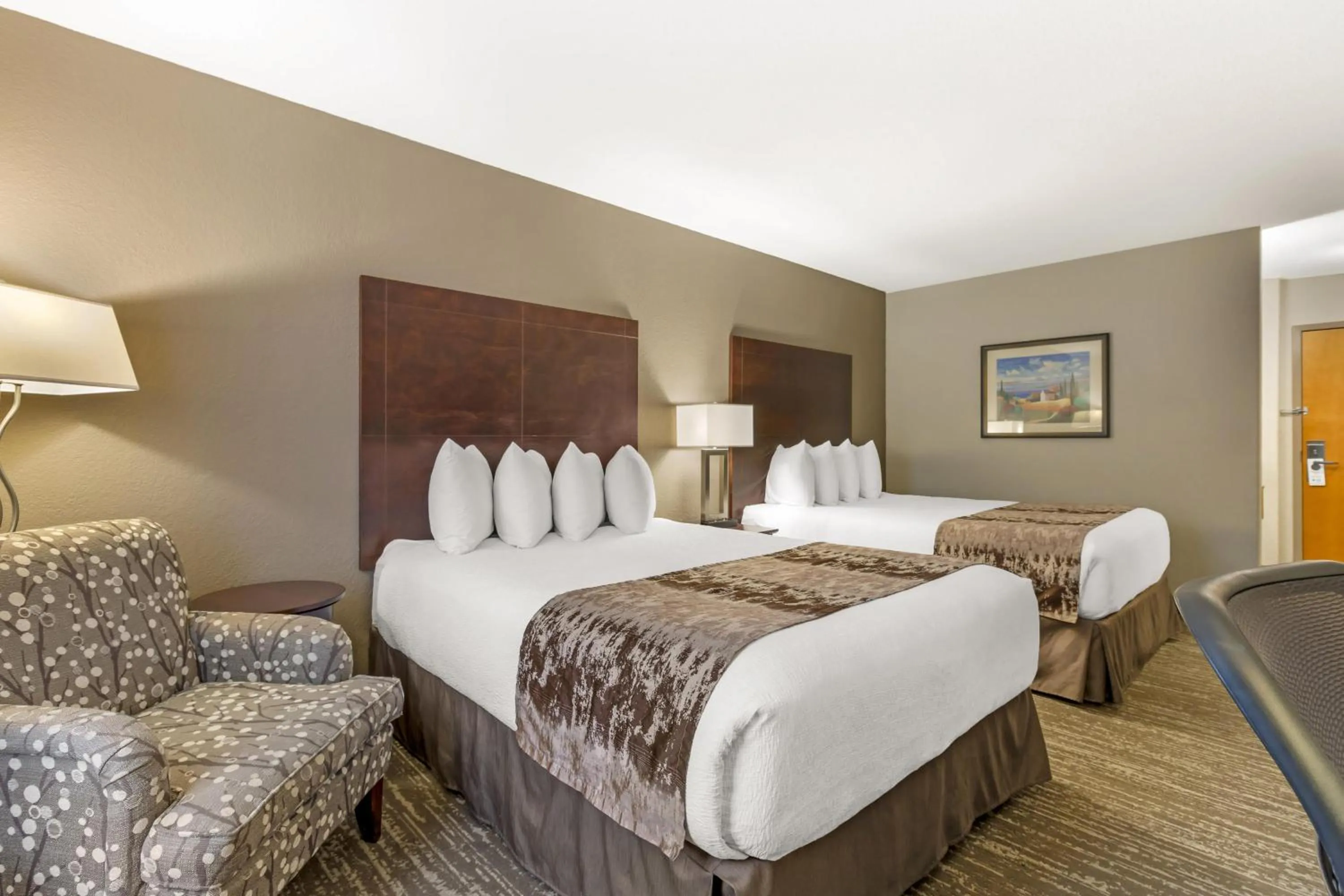 Bedroom, Bed in Best Western Plus Pembina Inn & Suites