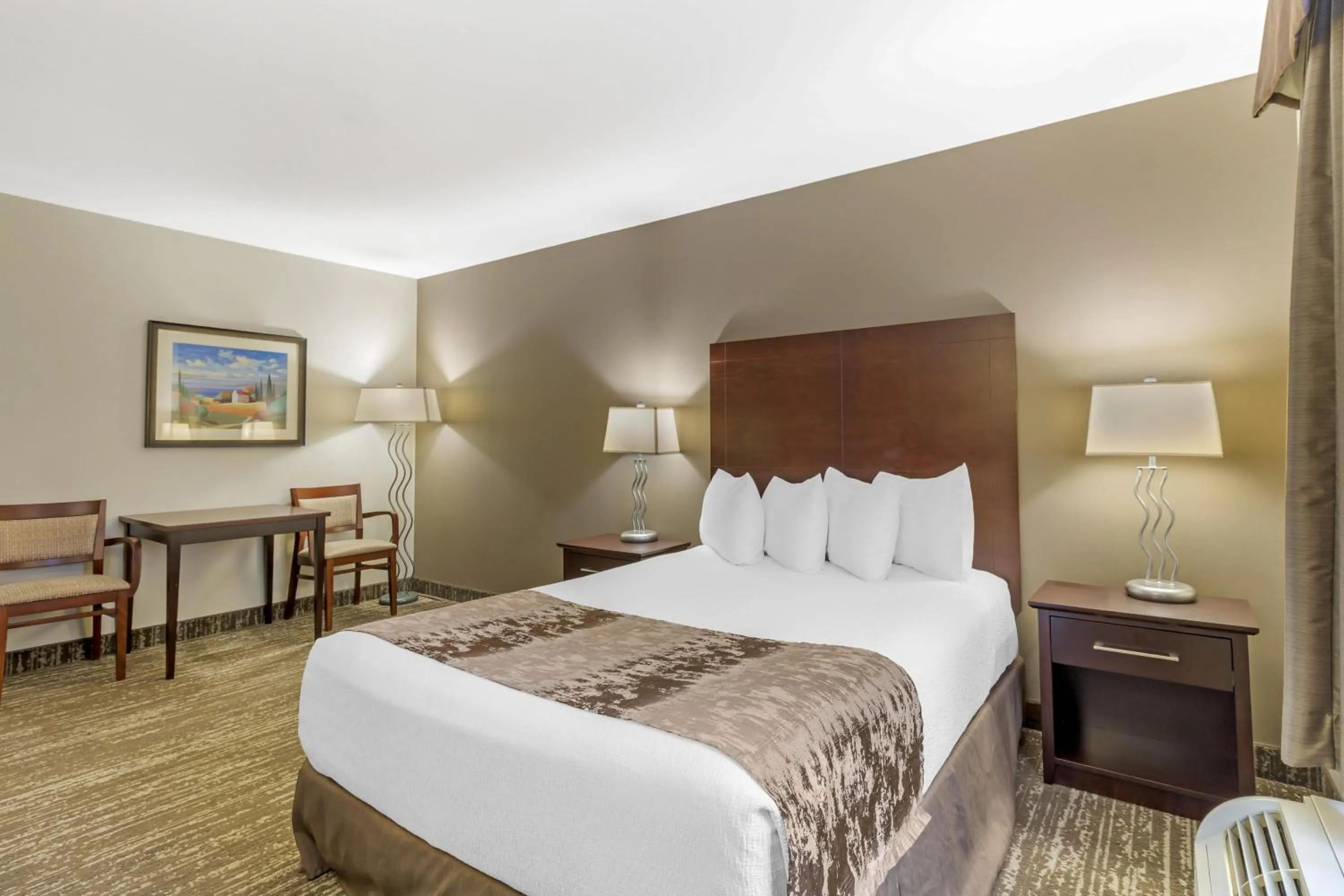 Bedroom, Bed in Best Western Plus Pembina Inn & Suites