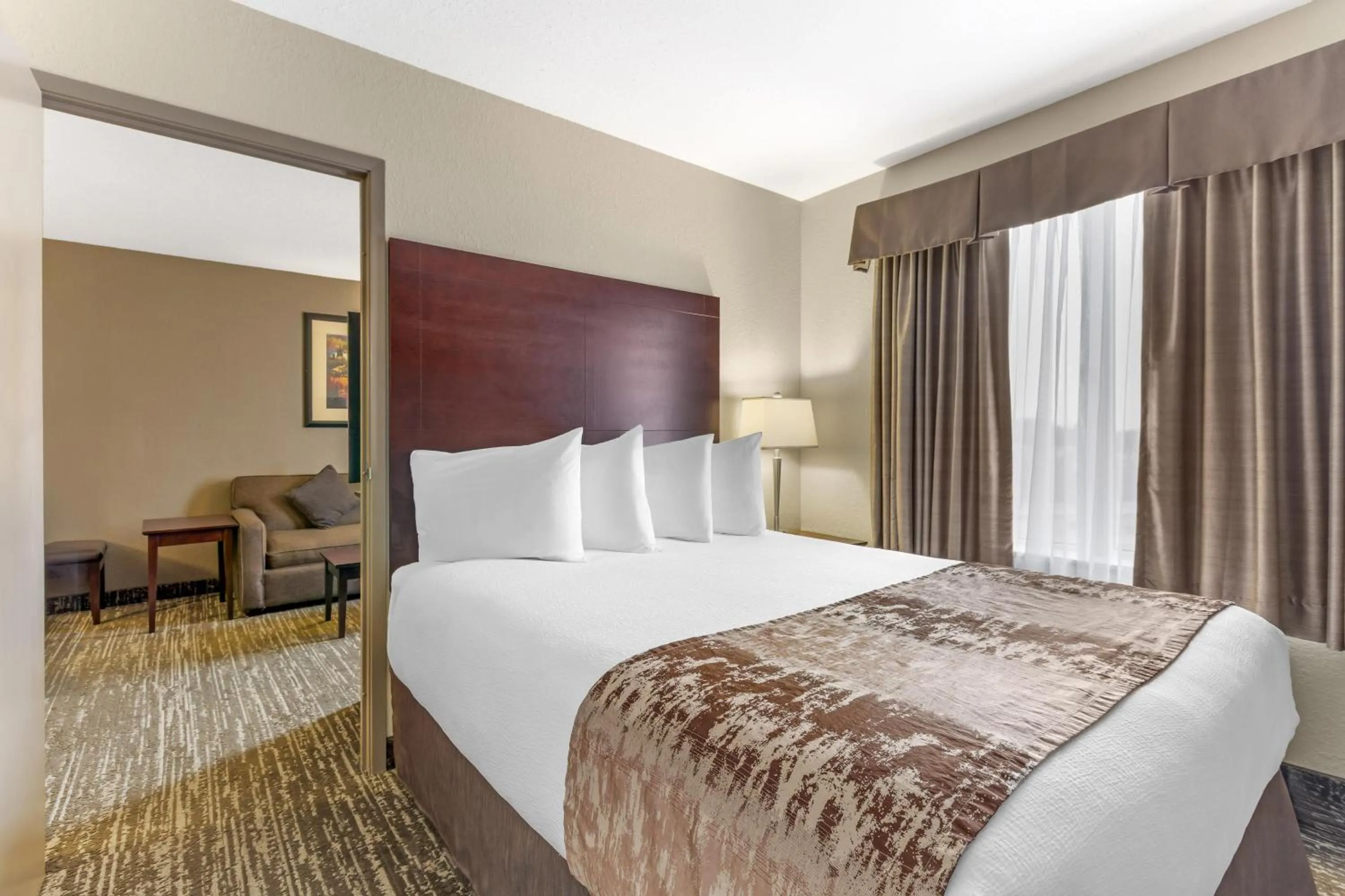 Photo of the whole room, Bed in Best Western Plus Pembina Inn & Suites