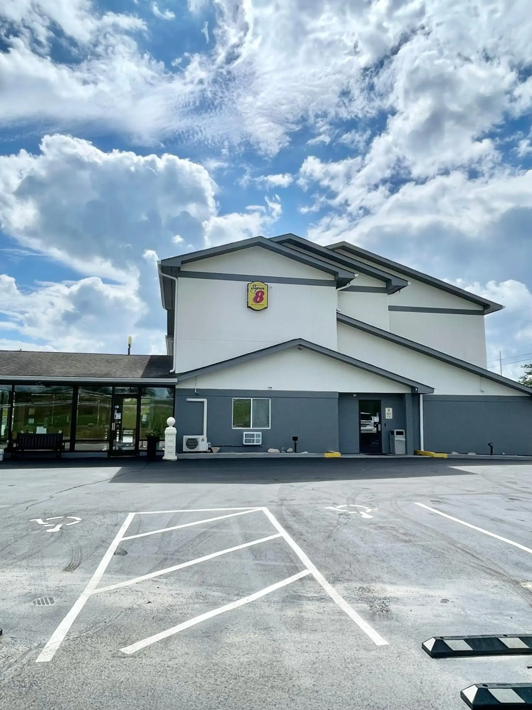 Super 8 by Wyndham Corbin KY Super 8 by Wyndham Corbin KY