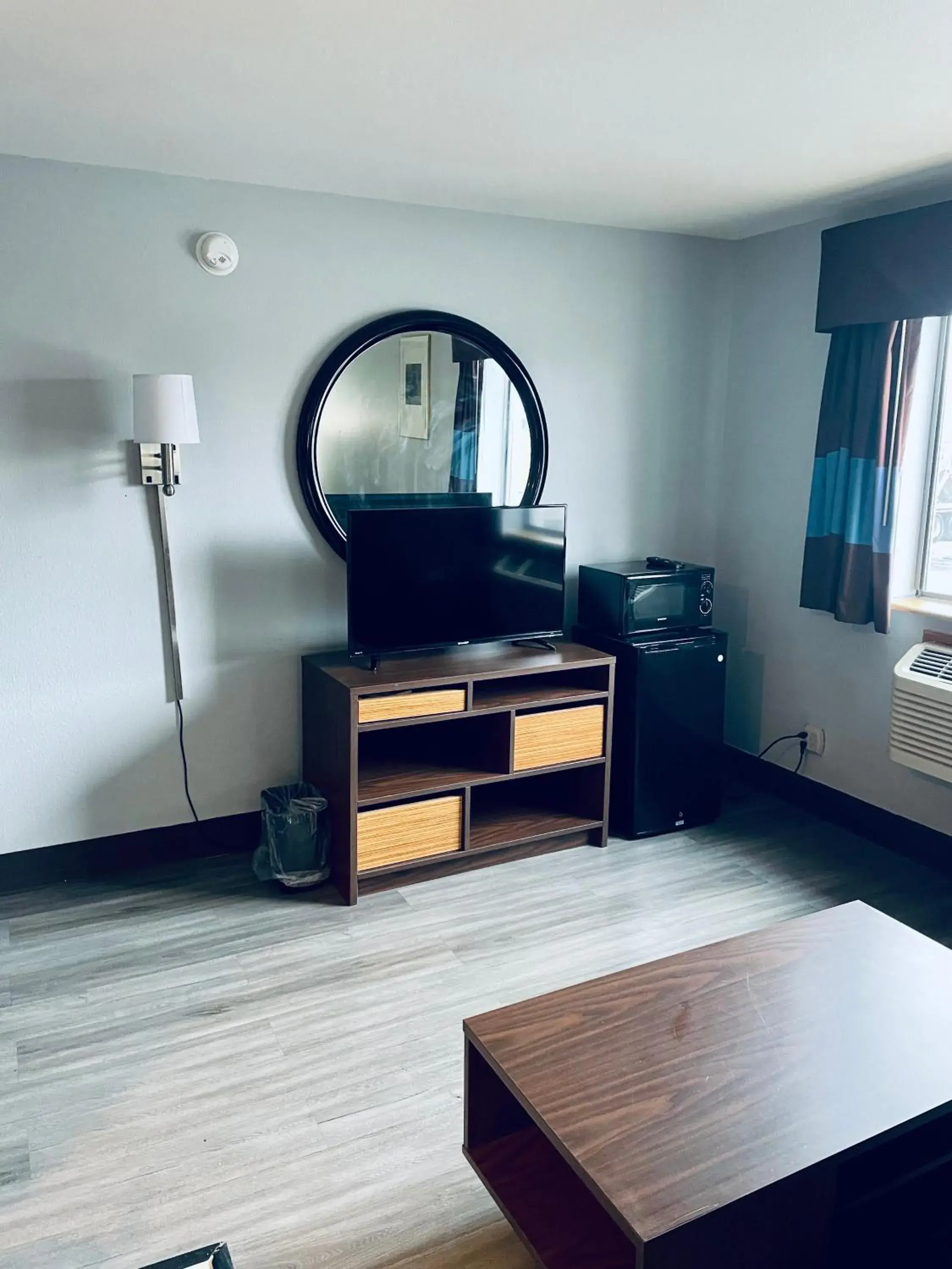 TV and multimedia in Super 8 by Wyndham Corbin KY TV and multimedia in Super 8 by Wyndham Corbin KY