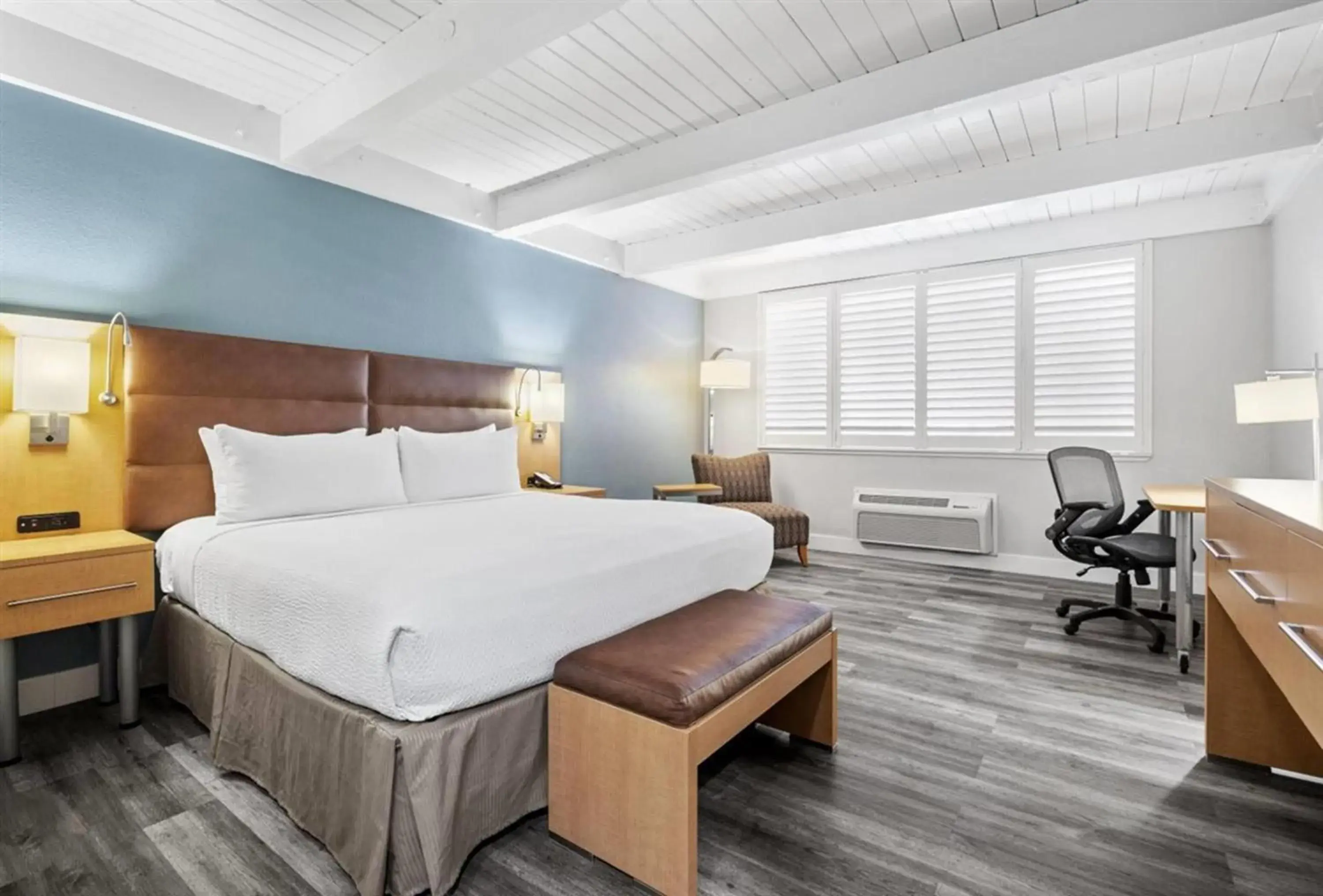 Photo of the whole room, Bed in Prodigy Hotel, a Days Inn by Wyndham Photo of the whole room, Bed in Prodigy Hotel, a Days Inn by Wyndham