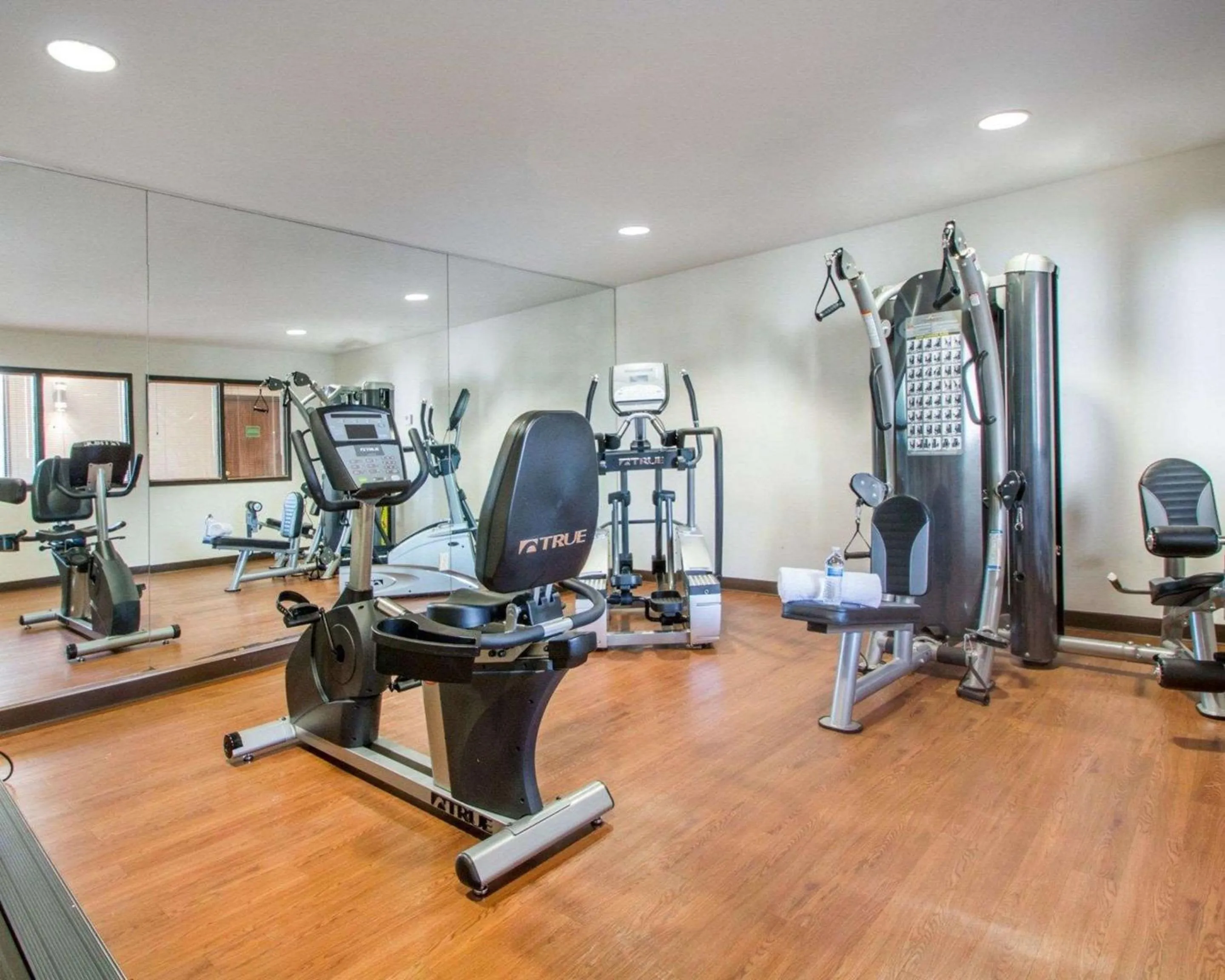 Fitness centre/facilities in Greenstay Inn & Suites Court View