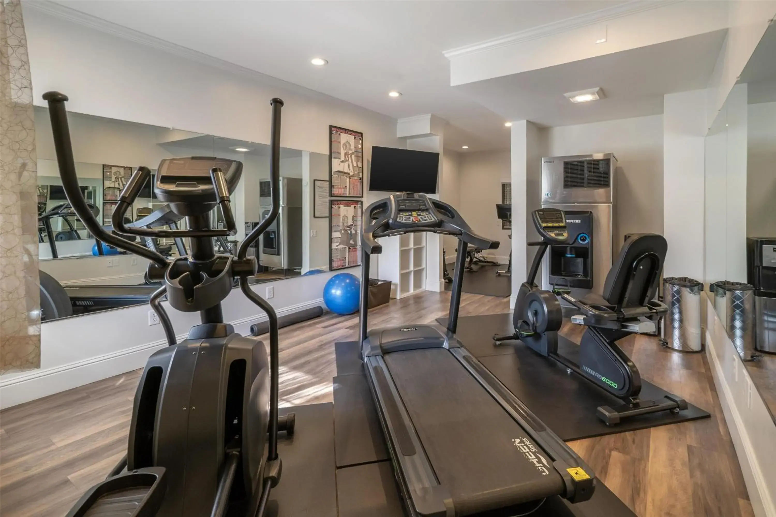 Fitness centre/facilities in Best Western Plus Palm Court Hotel Fitness centre/facilities in Best Western Plus Palm Court Hotel