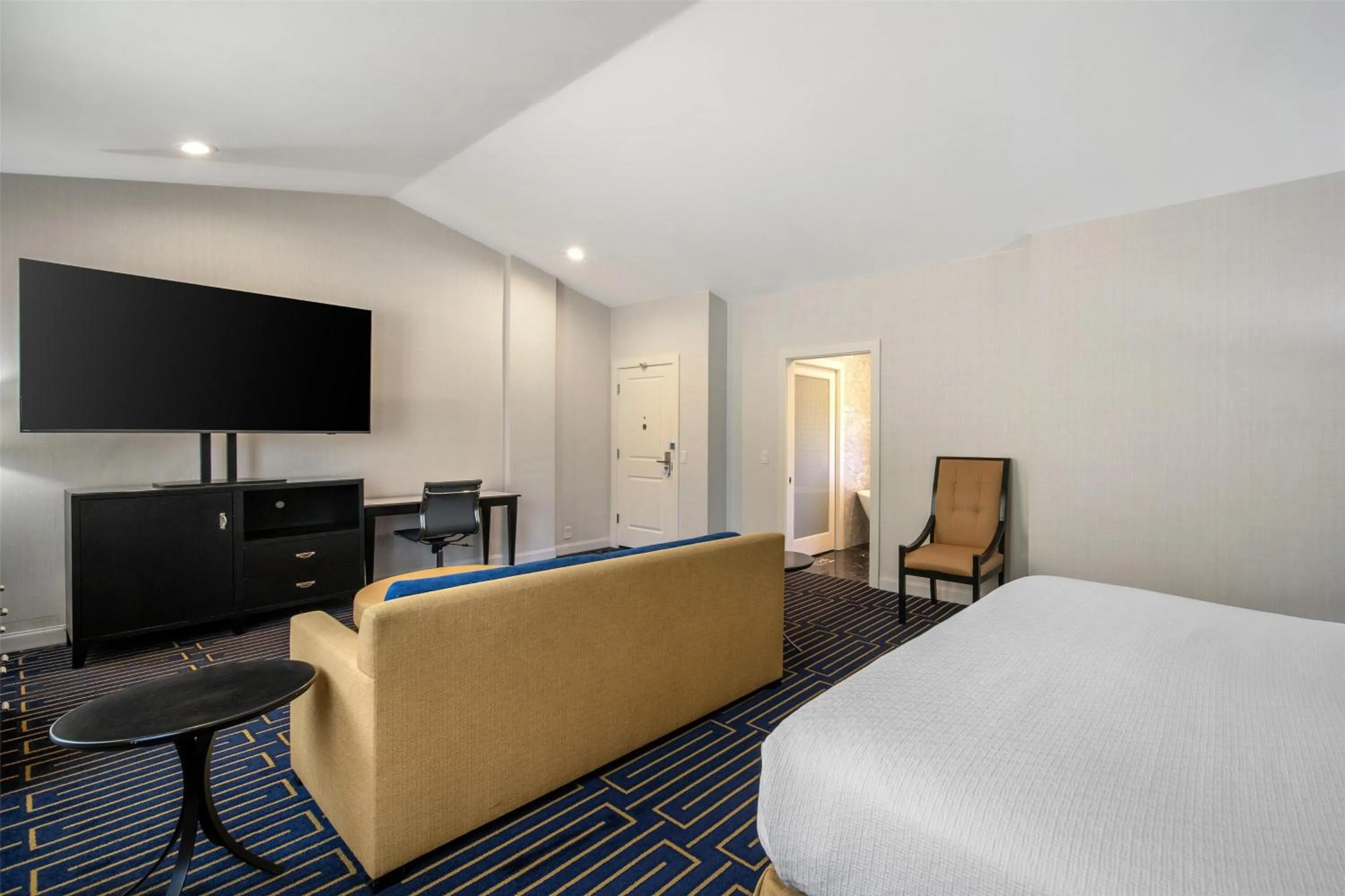 Bedroom, Bed in Best Western Plus Palm Court Hotel