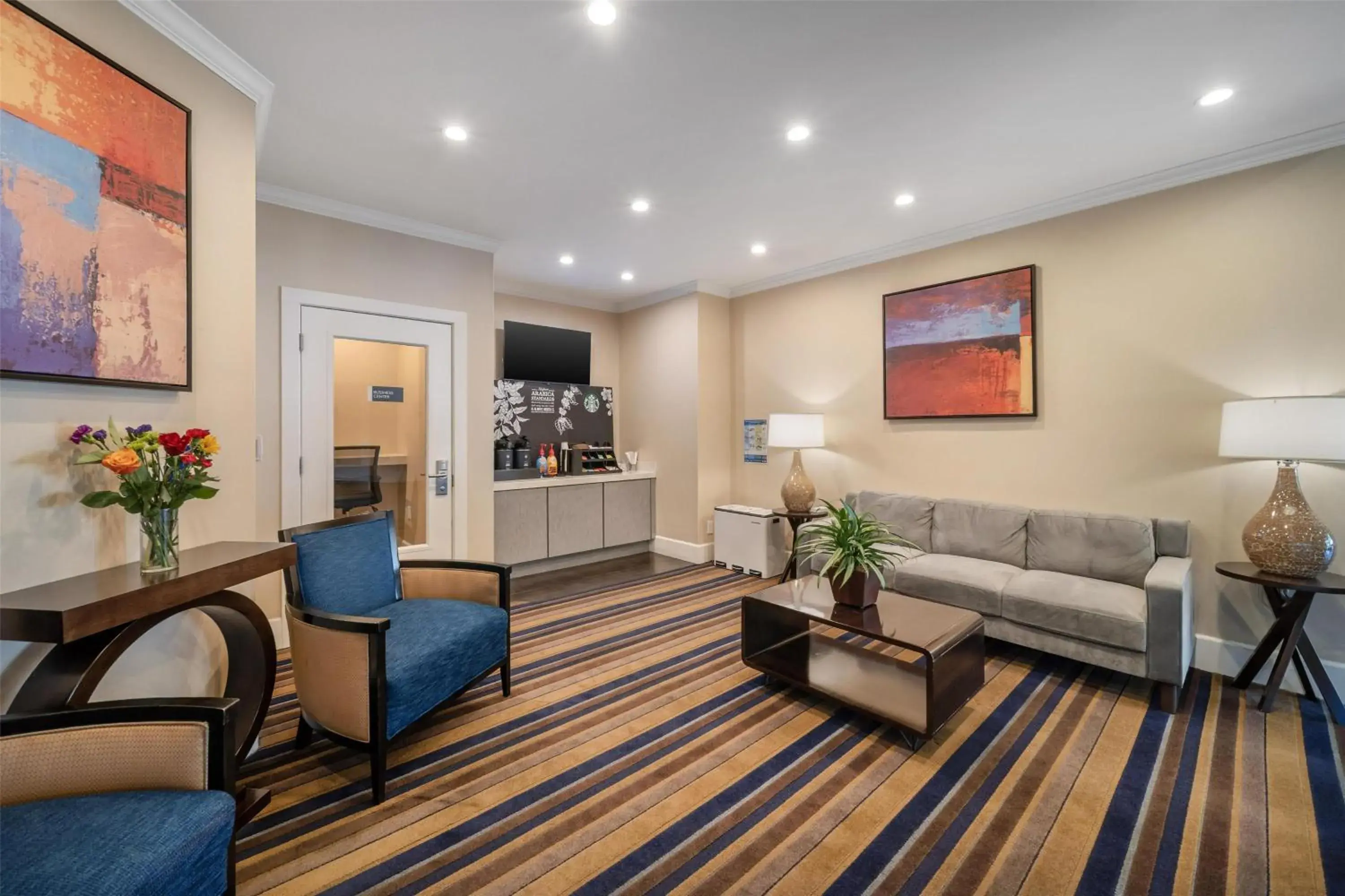 Property building in Best Western Plus Palm Court Hotel Property building in Best Western Plus Palm Court Hotel