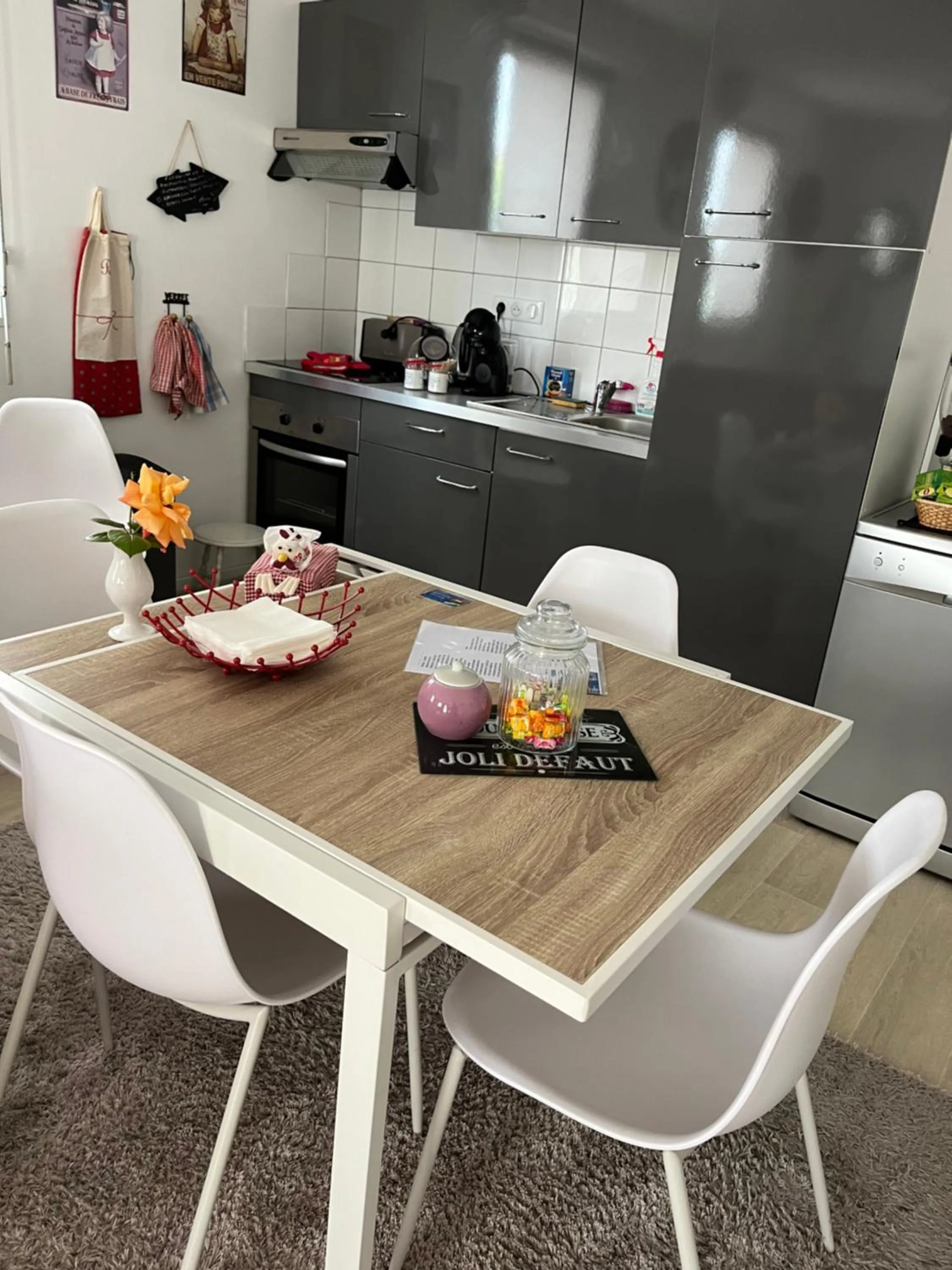 Kitchen or kitchenette in chambres de la Nonette