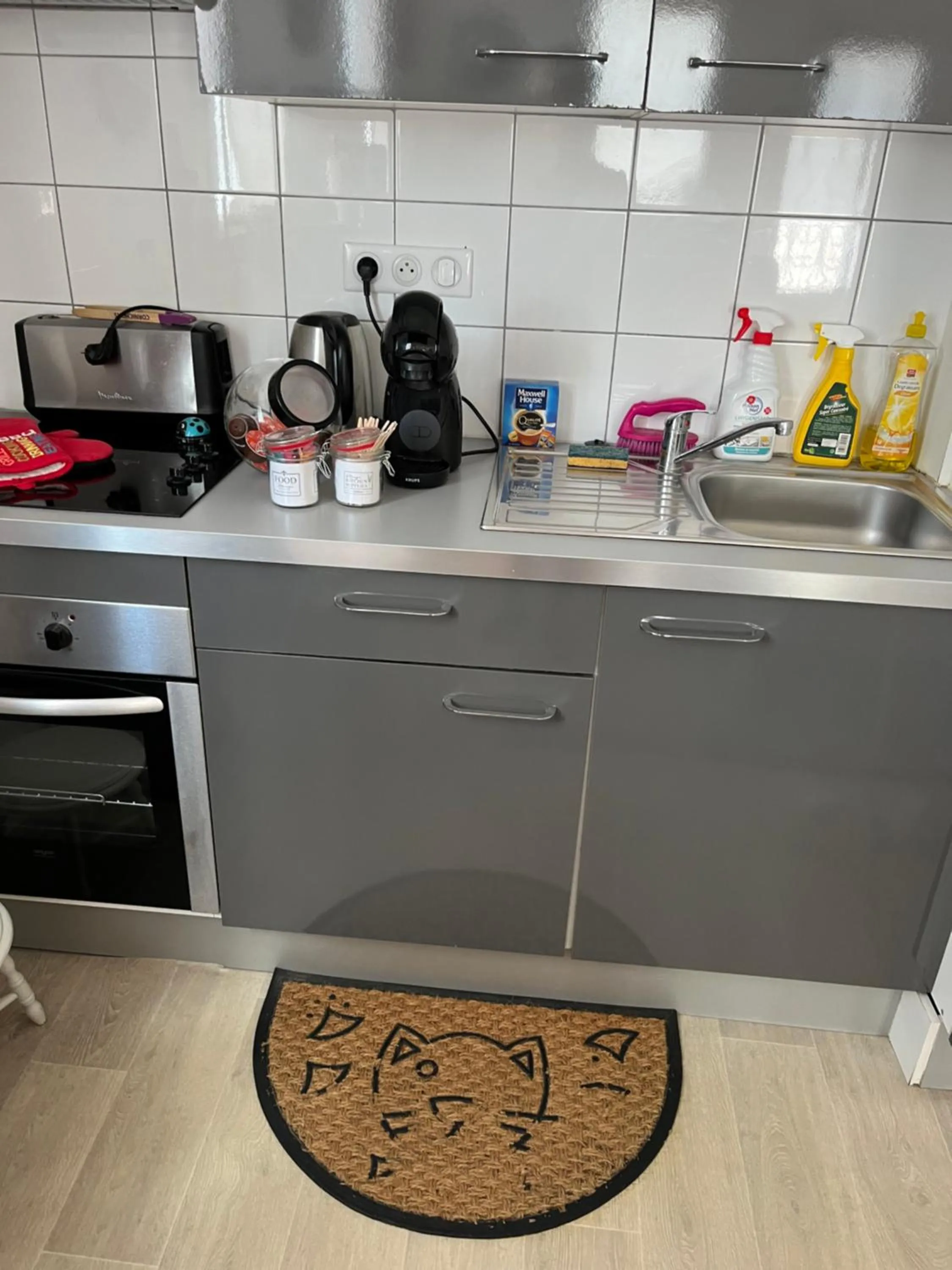 Coffee/tea facilities in chambres de la Nonette