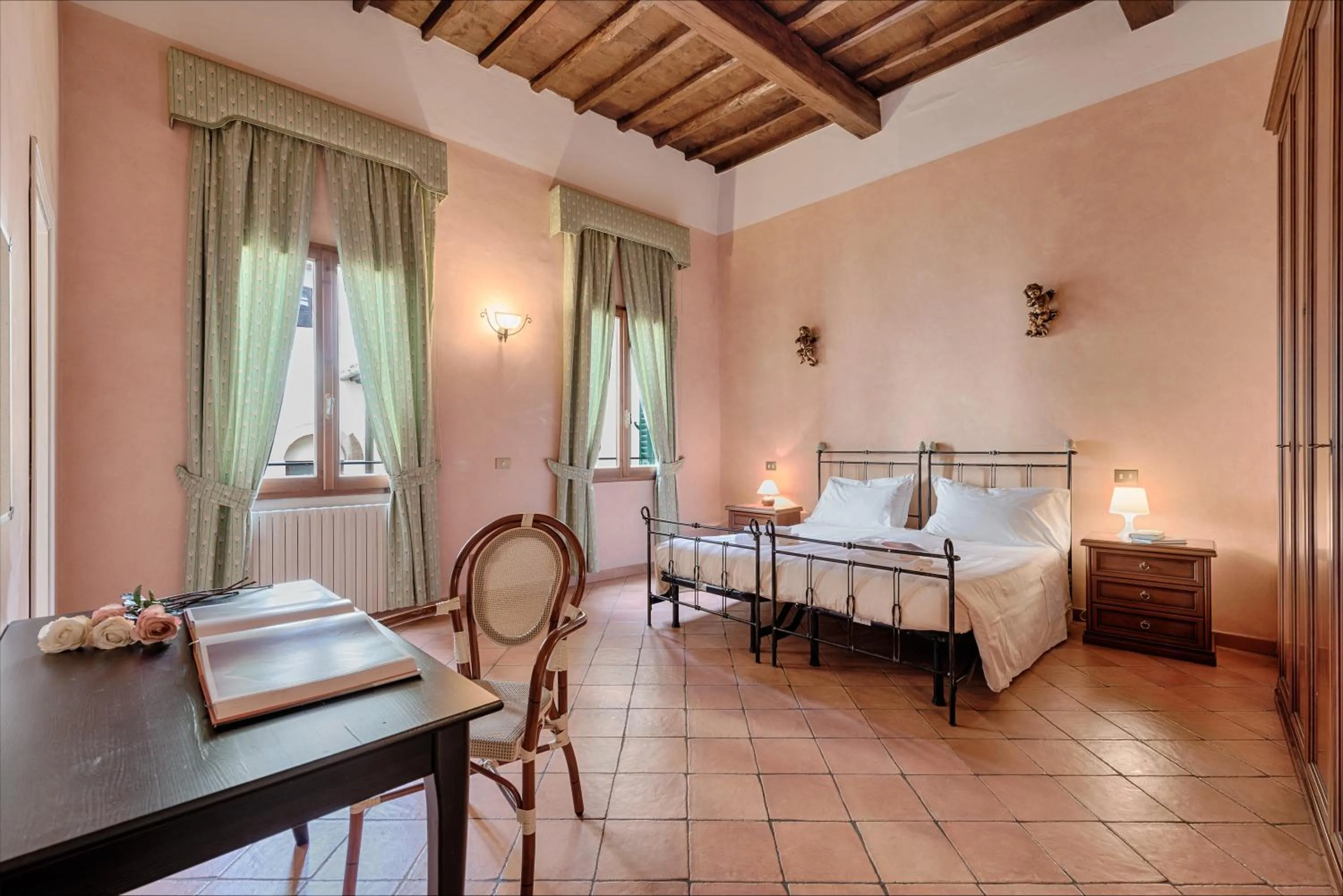 Bed in Central Strozzi by Mmega