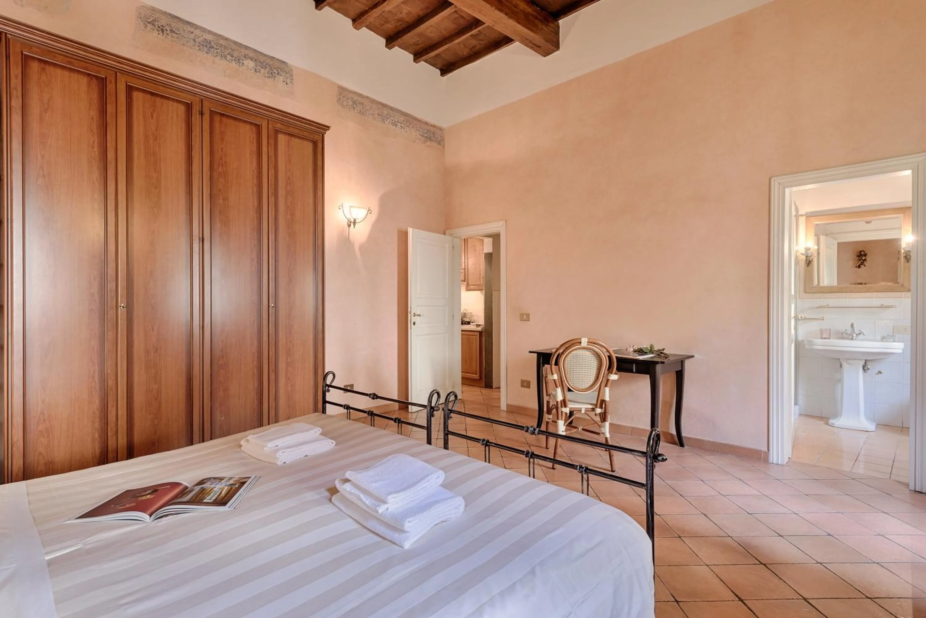 Bed in Central Strozzi by Mmega